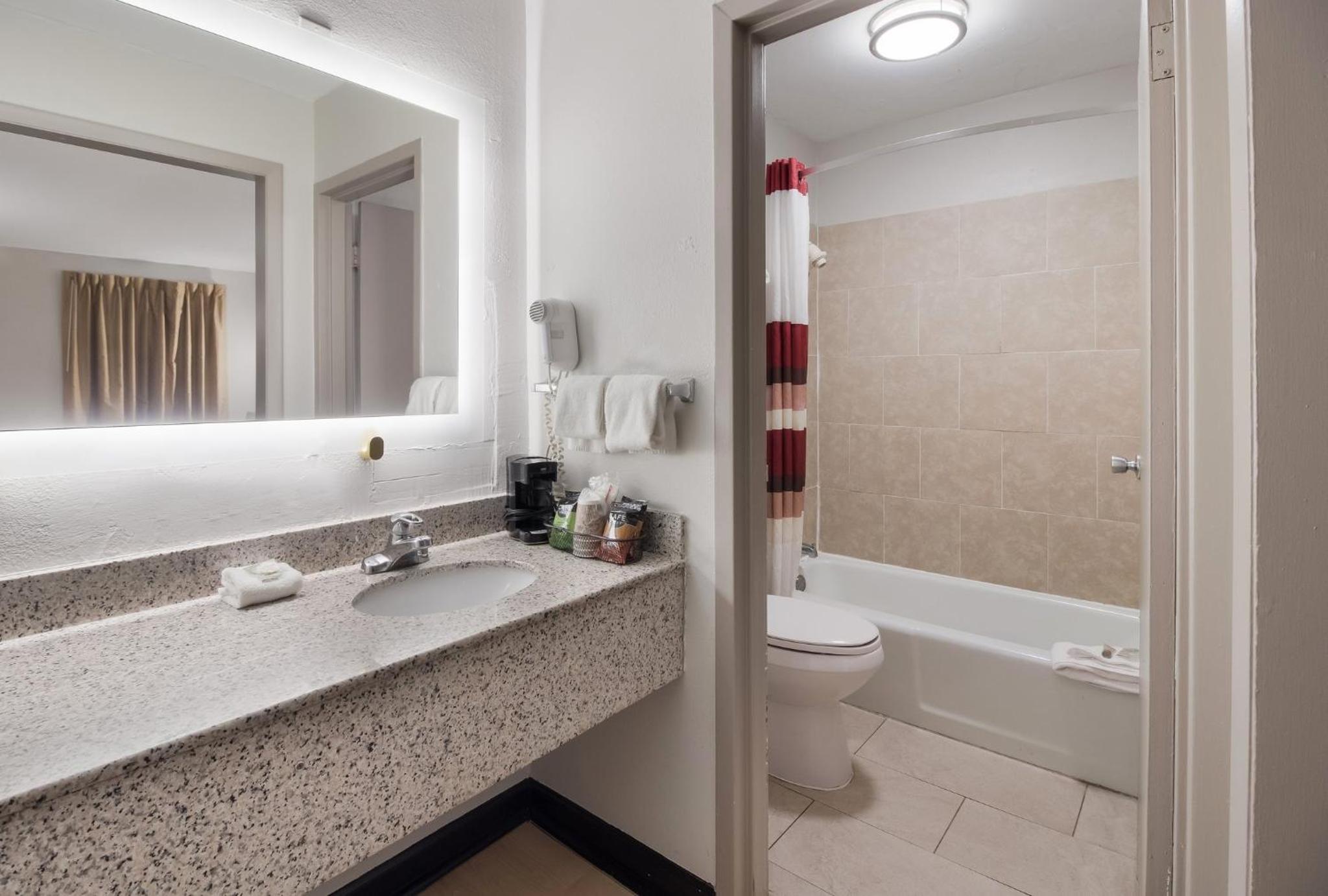 Red Roof Inn & Suites Jackson, TN, Foto 21