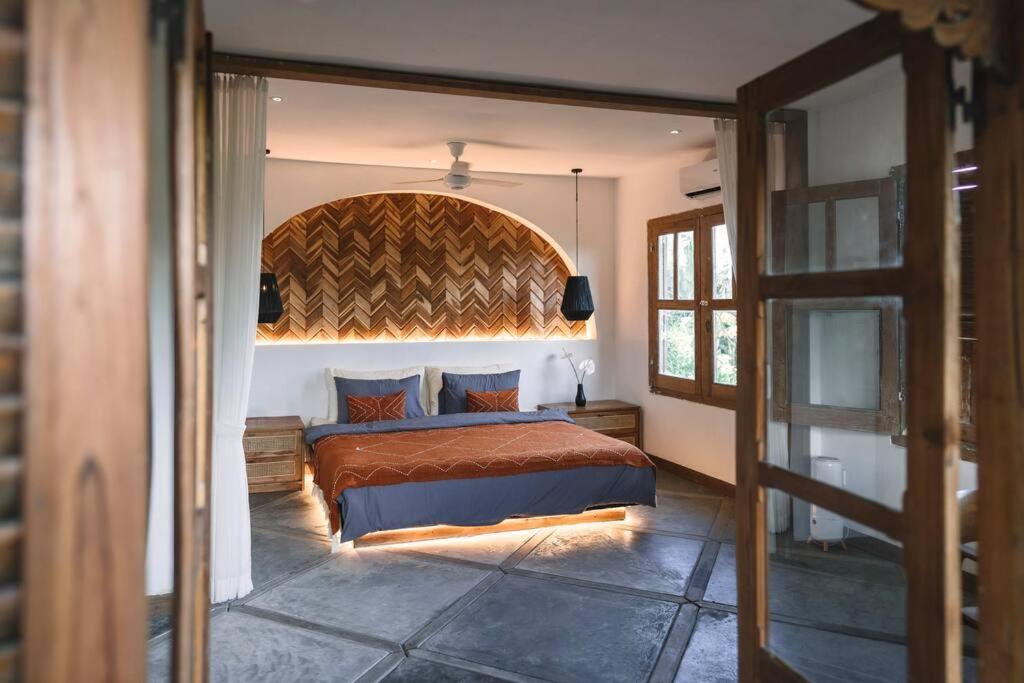 VILLA KAI - 4BR Modern Luxury Retreat in Canggu view 4