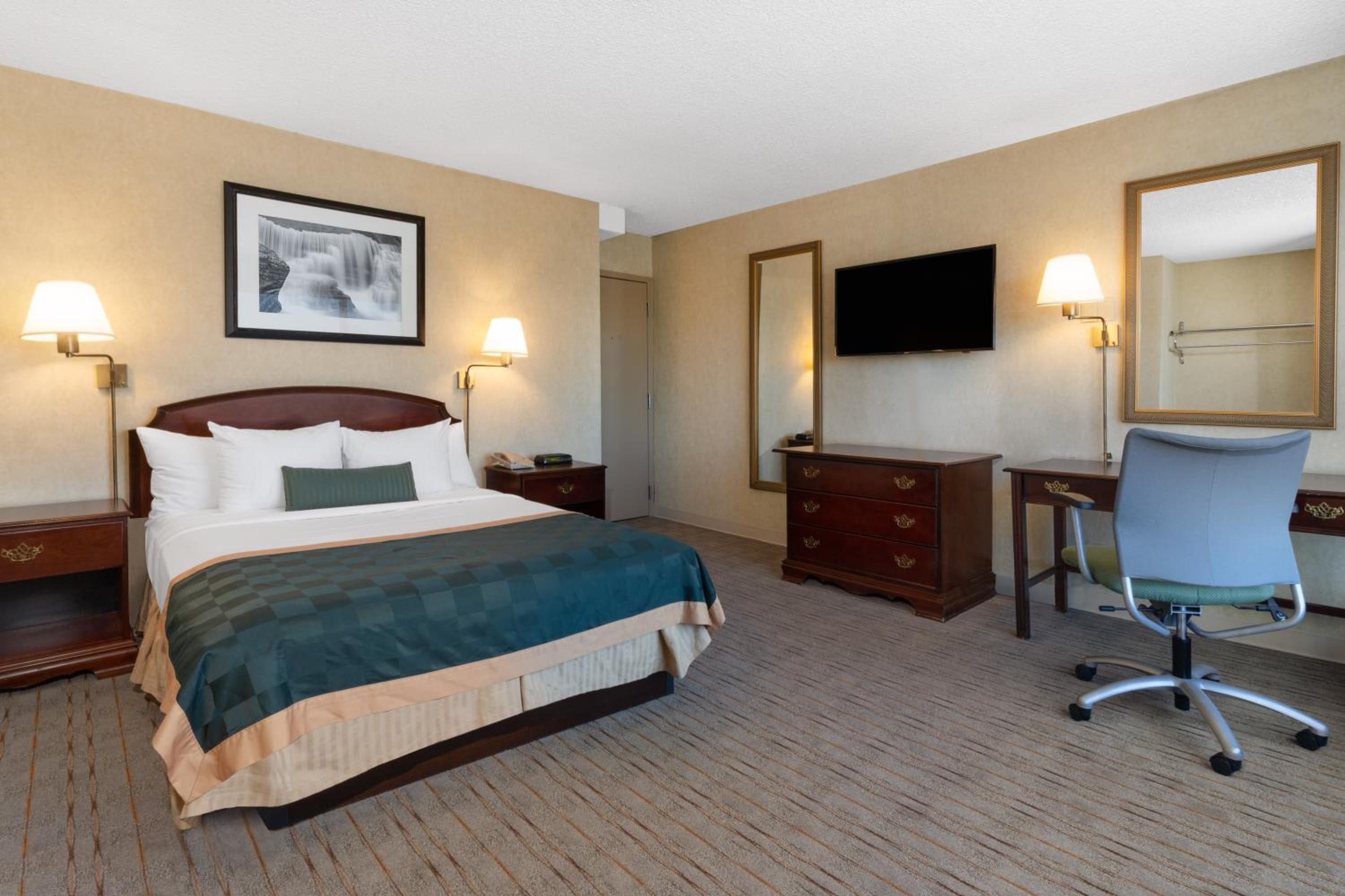 Reno Vacations - Ramada by Wyndham Reno Hotel Casino - Property Image 17