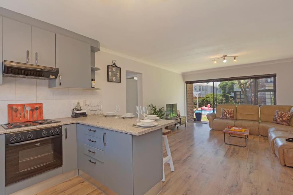 3 Bedroom Holiday Home in Royal Ascot Cape Town - strictly no parties or events view 2