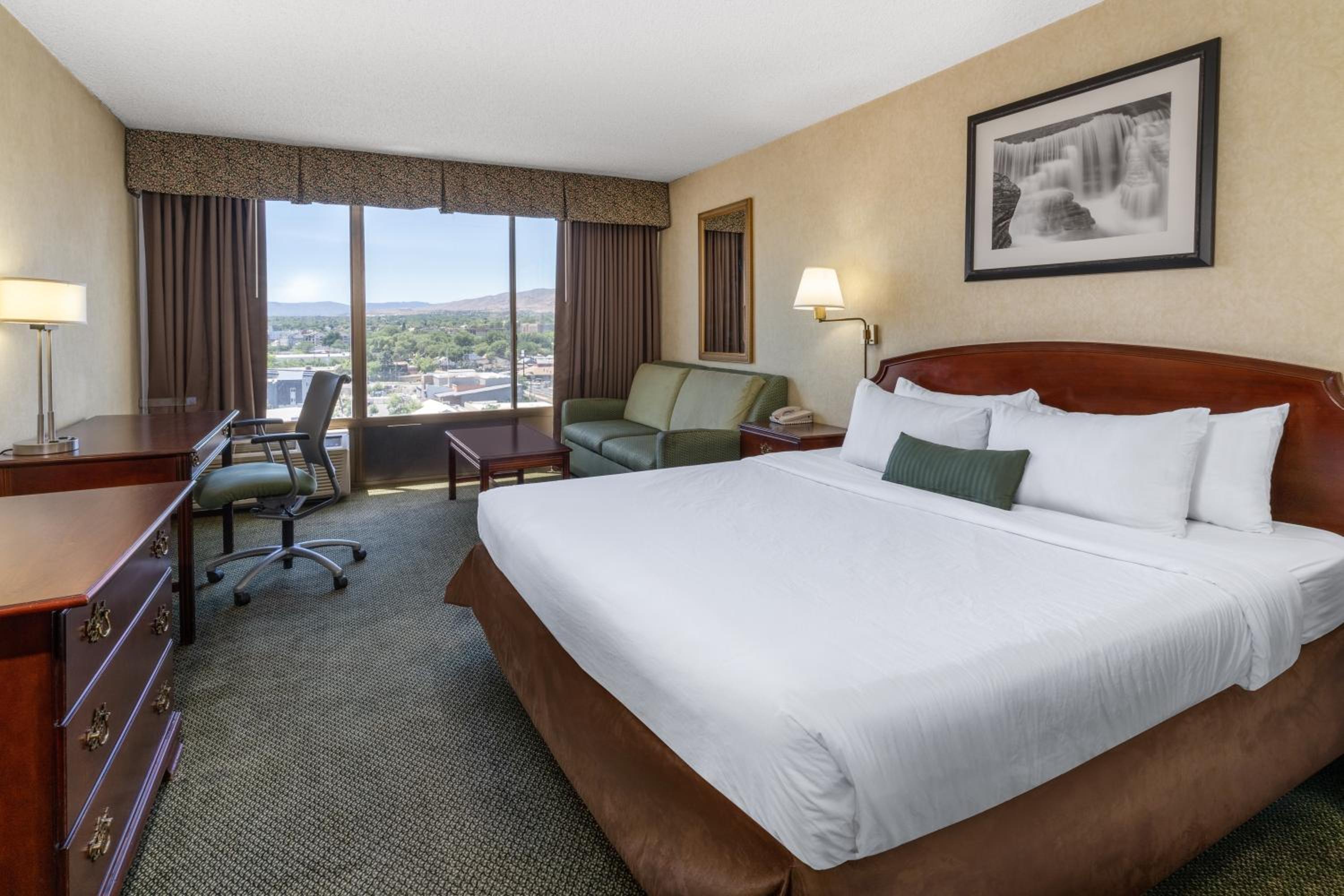 Reno Vacations - Ramada by Wyndham Reno Hotel Casino - Property Image 10