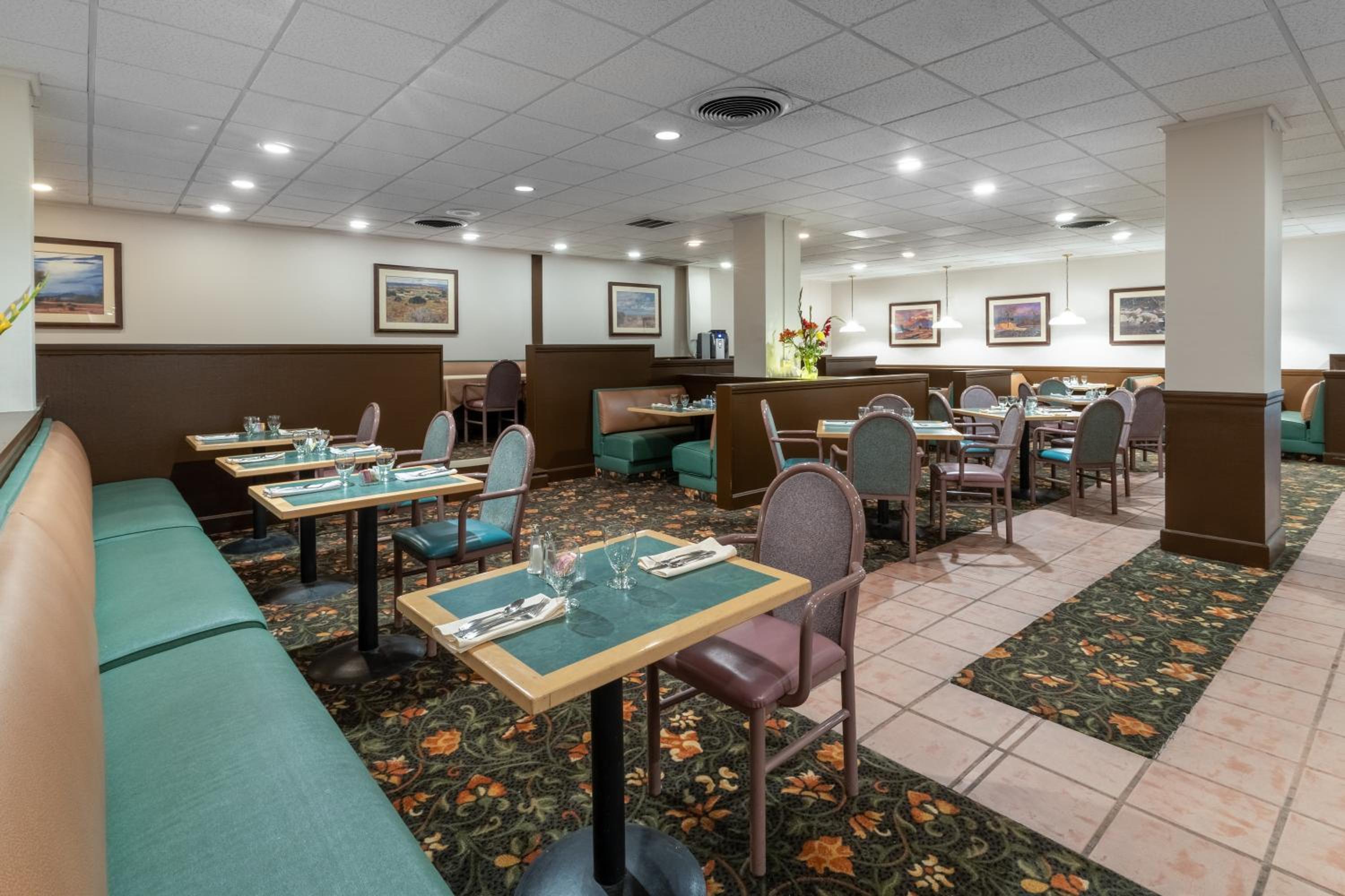 Reno Vacations - Ramada by Wyndham Reno Hotel Casino - Property Image 5