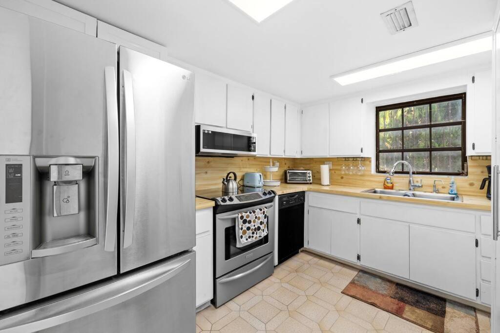 Little Havana Retreat - Newly remodeled Villa by Loan Depot Stadium!