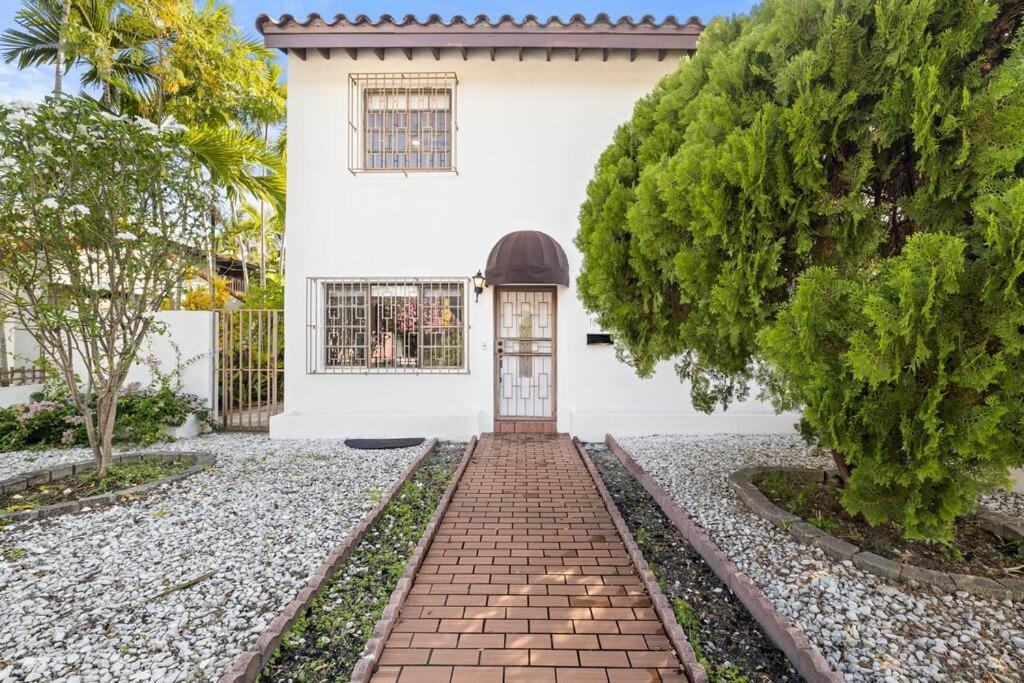 Little Havana Retreat - Newly remodeled Villa by Loan Depot Stadium!