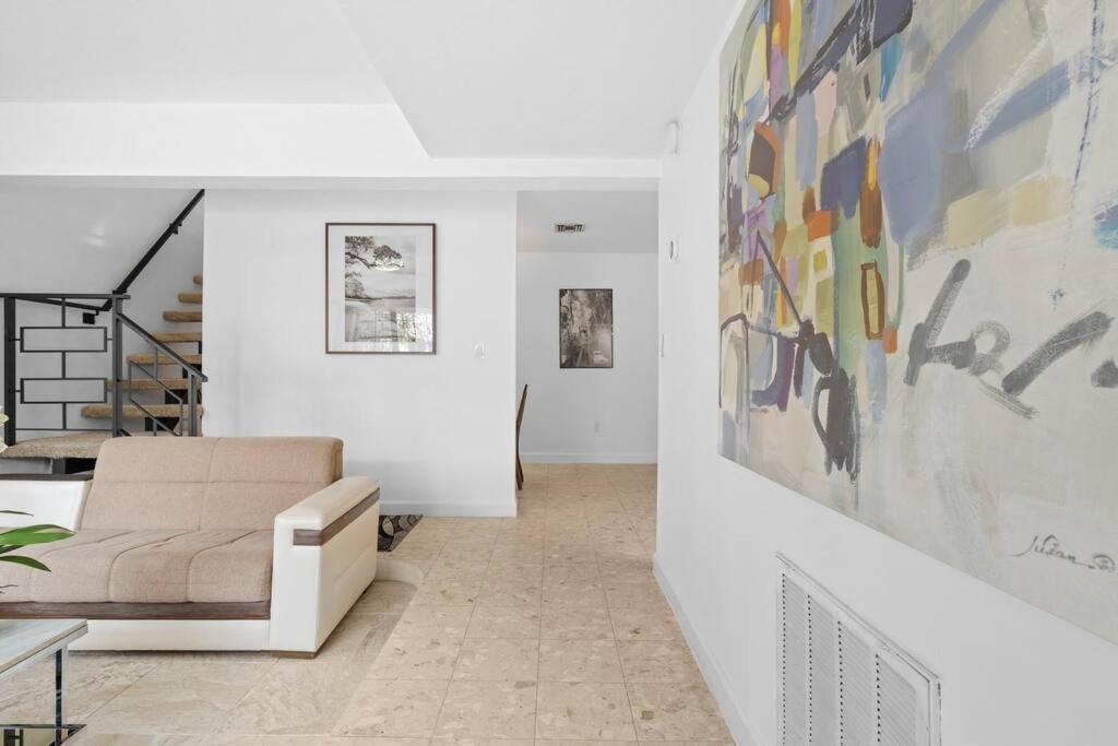 Little Havana Retreat - Newly remodeled Villa by Loan Depot Stadium!