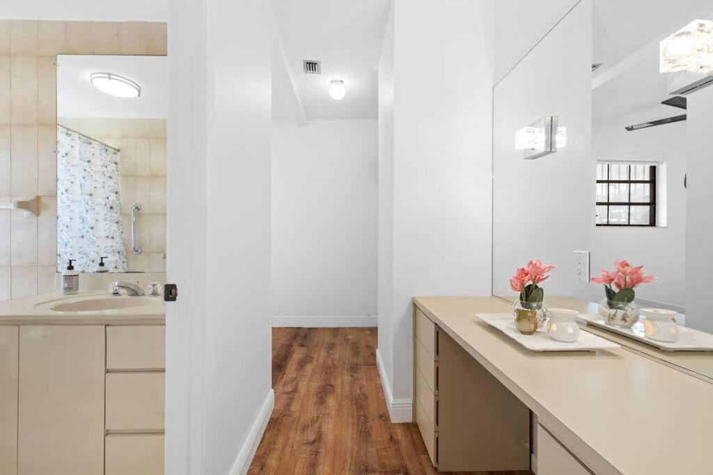Little Havana Retreat - Newly remodeled Villa by Loan Depot Stadium!