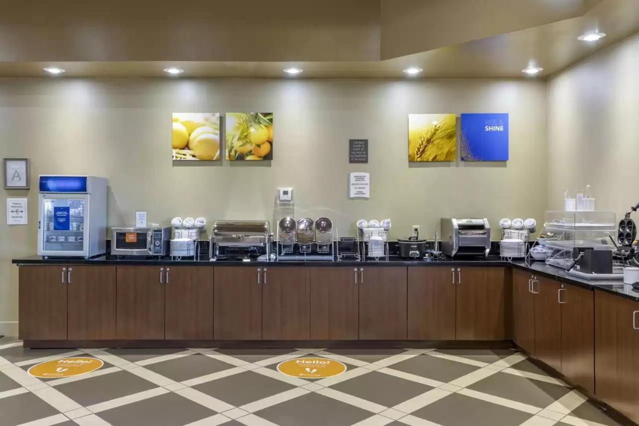Comfort Suites Batesville view 3