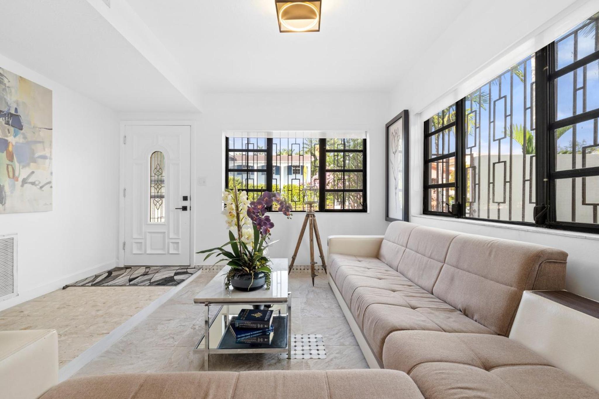 Little Havana Retreat - Newly remodeled Villa by Loan Depot Stadium!