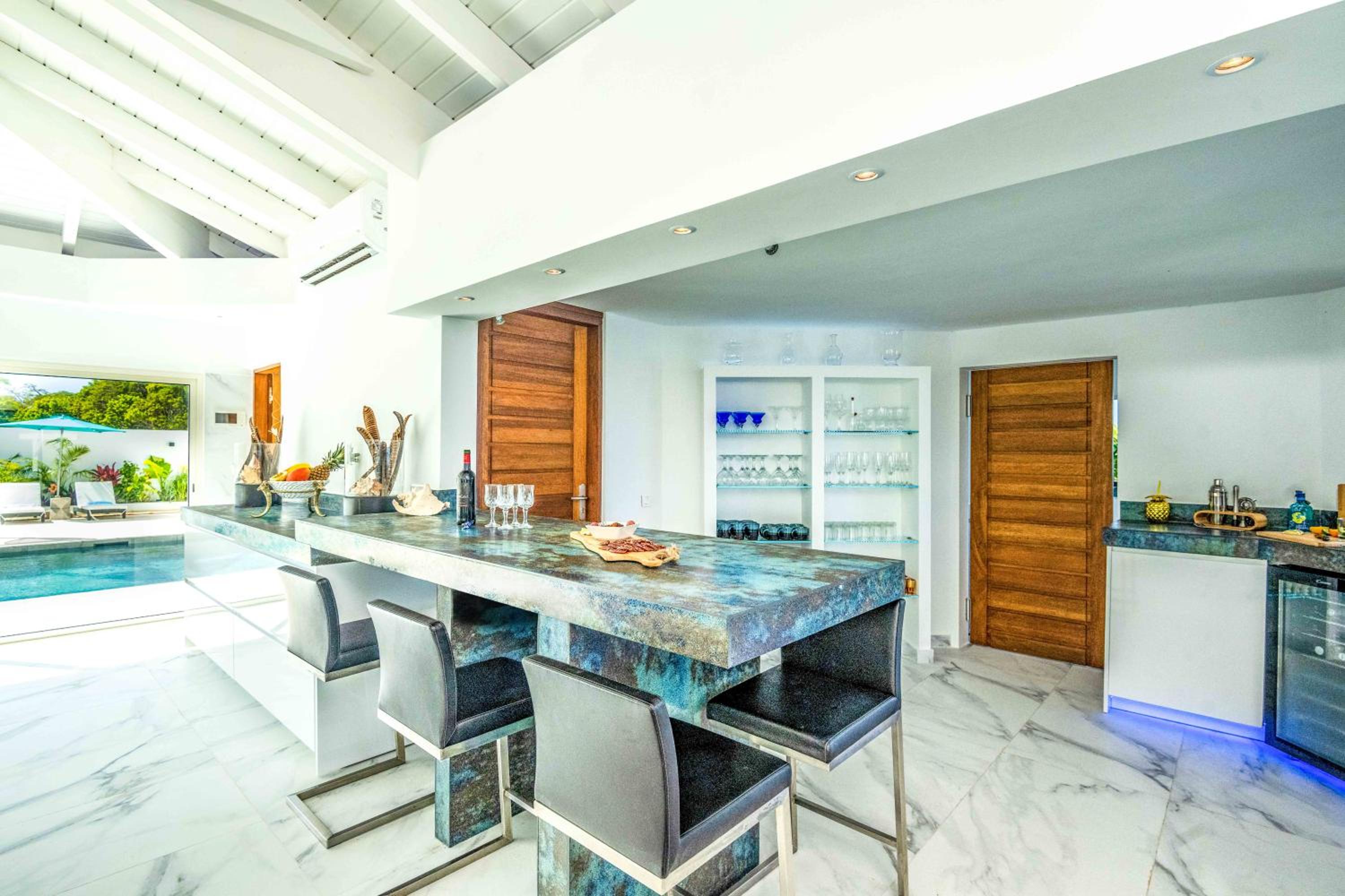 Infinity Blue Villa 180° ocean view -Beach access -Terres Basses