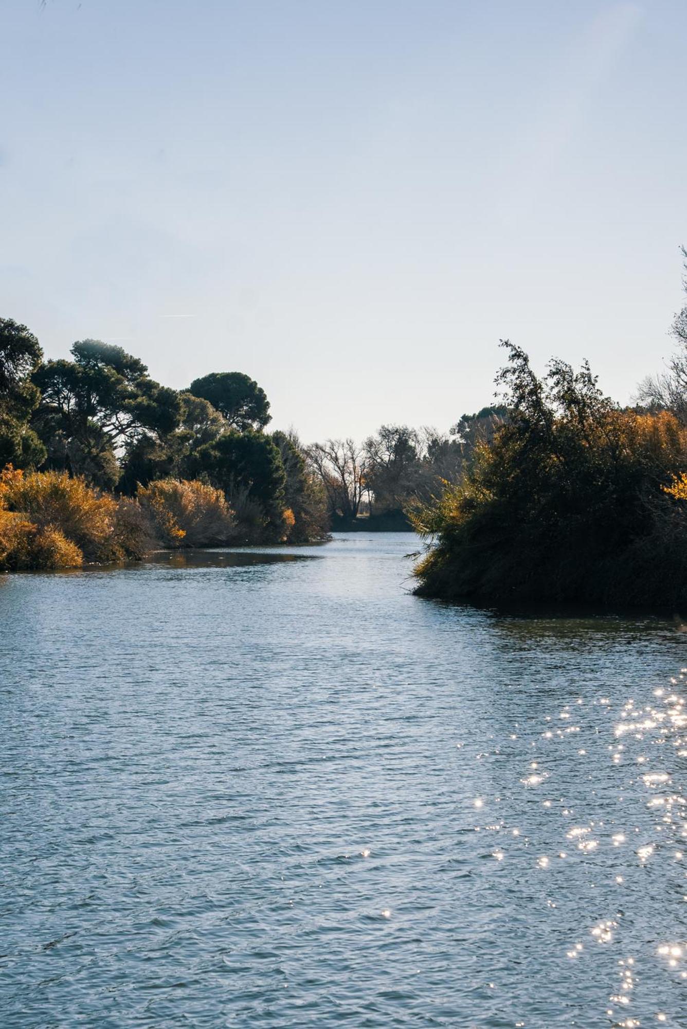 Domaine de Mérins, 10 couchages avec piscine, face à la rivière, à 4km de la plage
