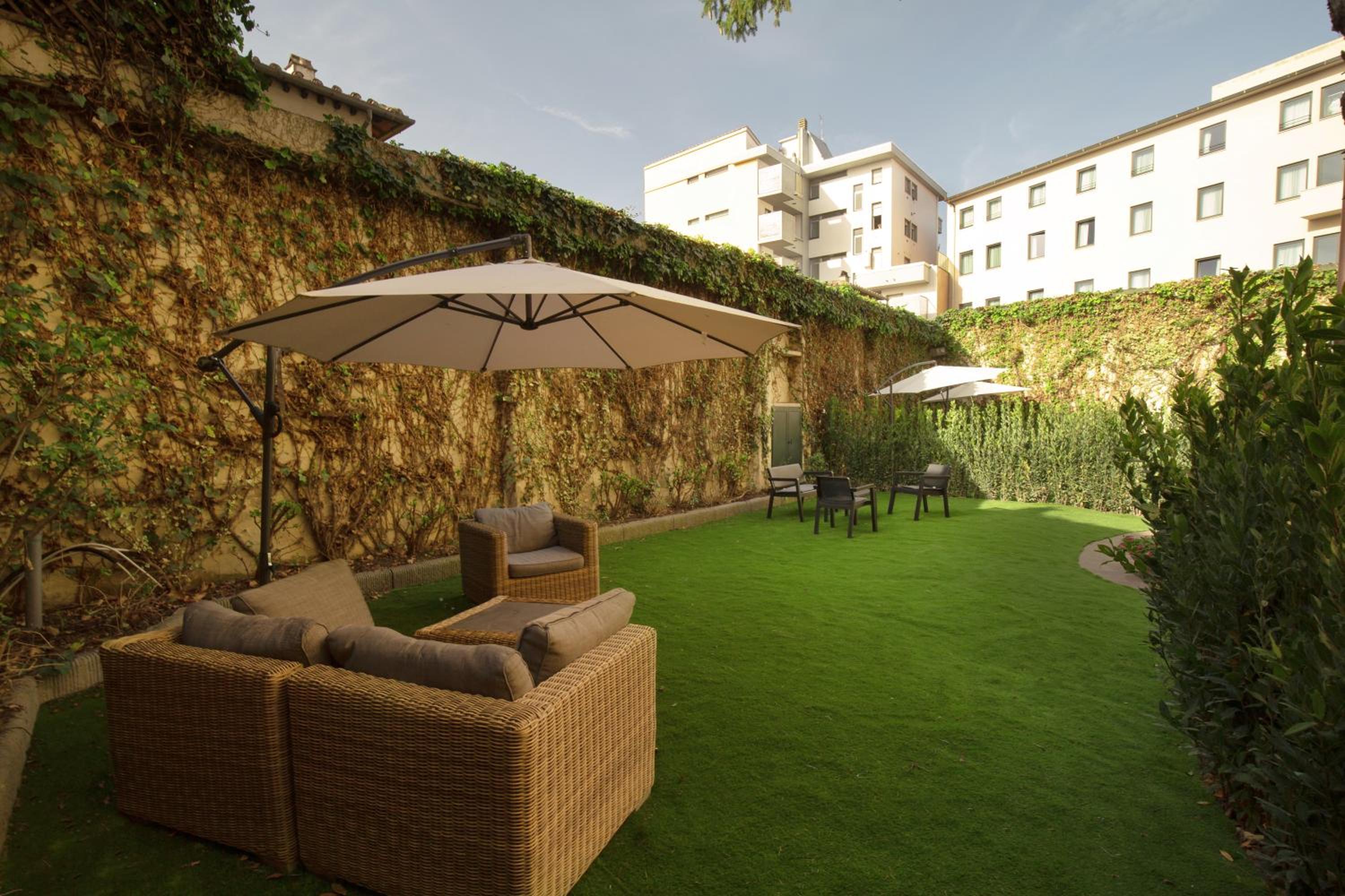 Aurora Garden Lodging - Rooms & Apartment