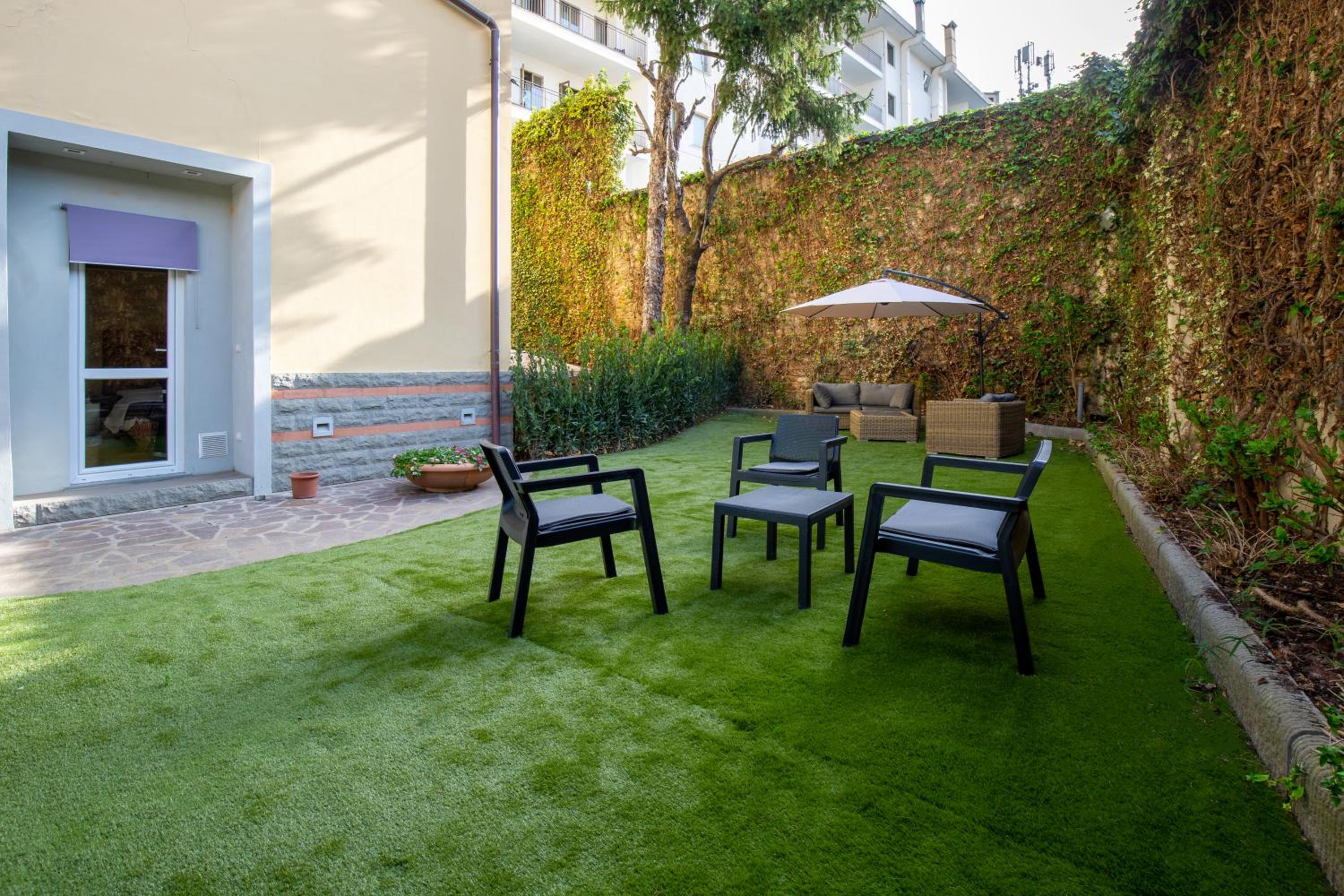 Aurora Garden Lodging - Rooms & Apartment