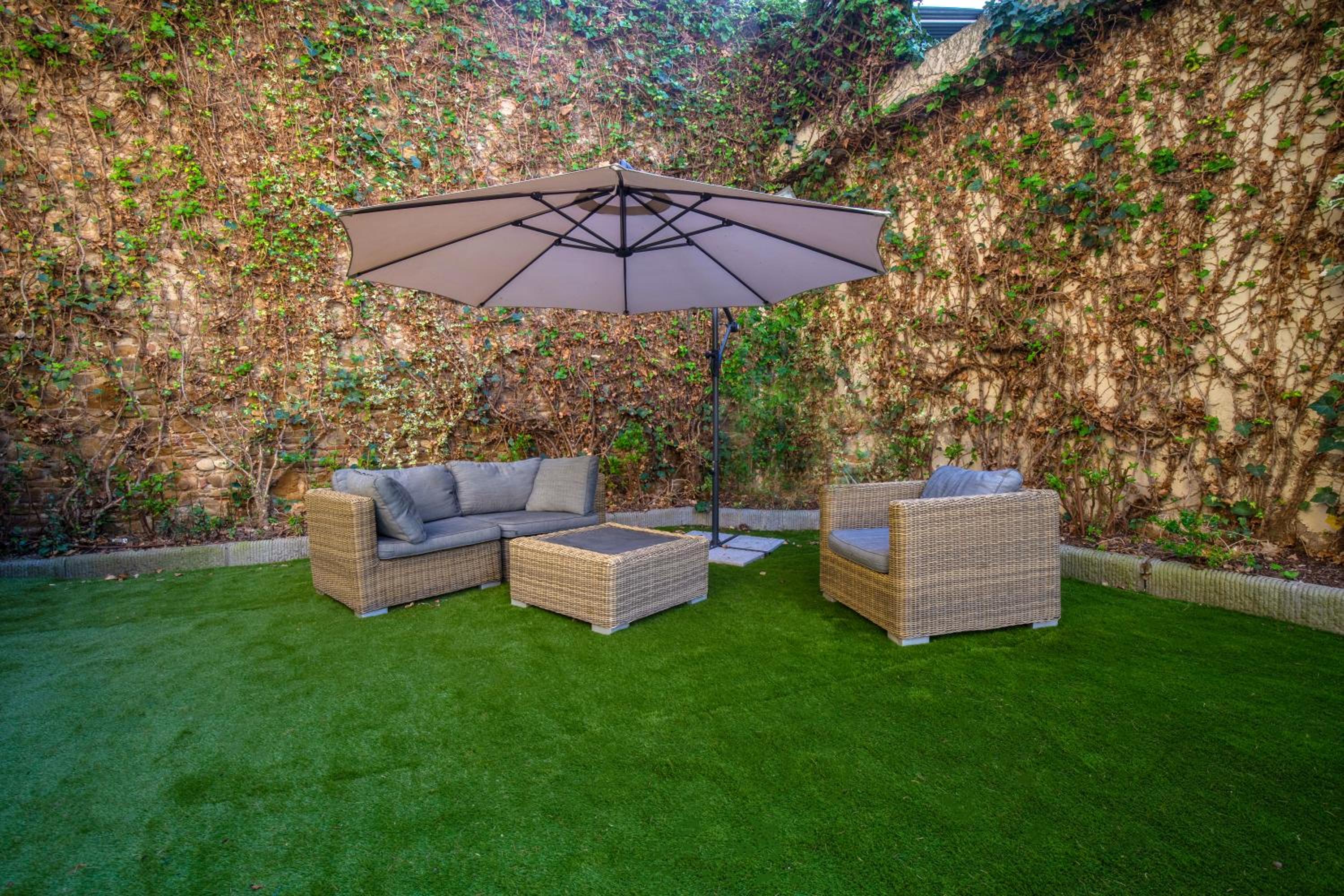 Aurora Garden Lodging - Rooms & Apartment