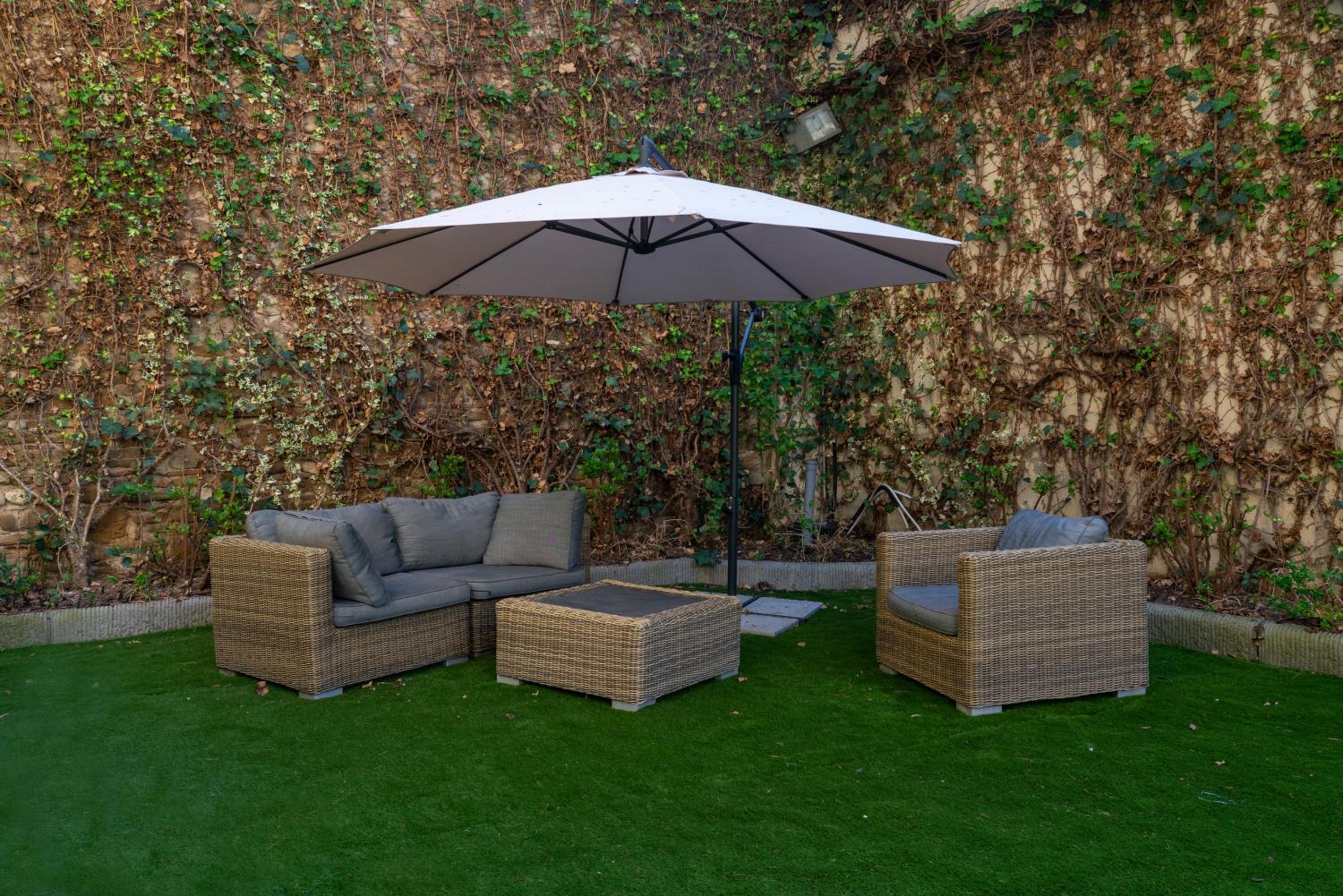 Aurora Garden Lodging - Rooms & Apartment