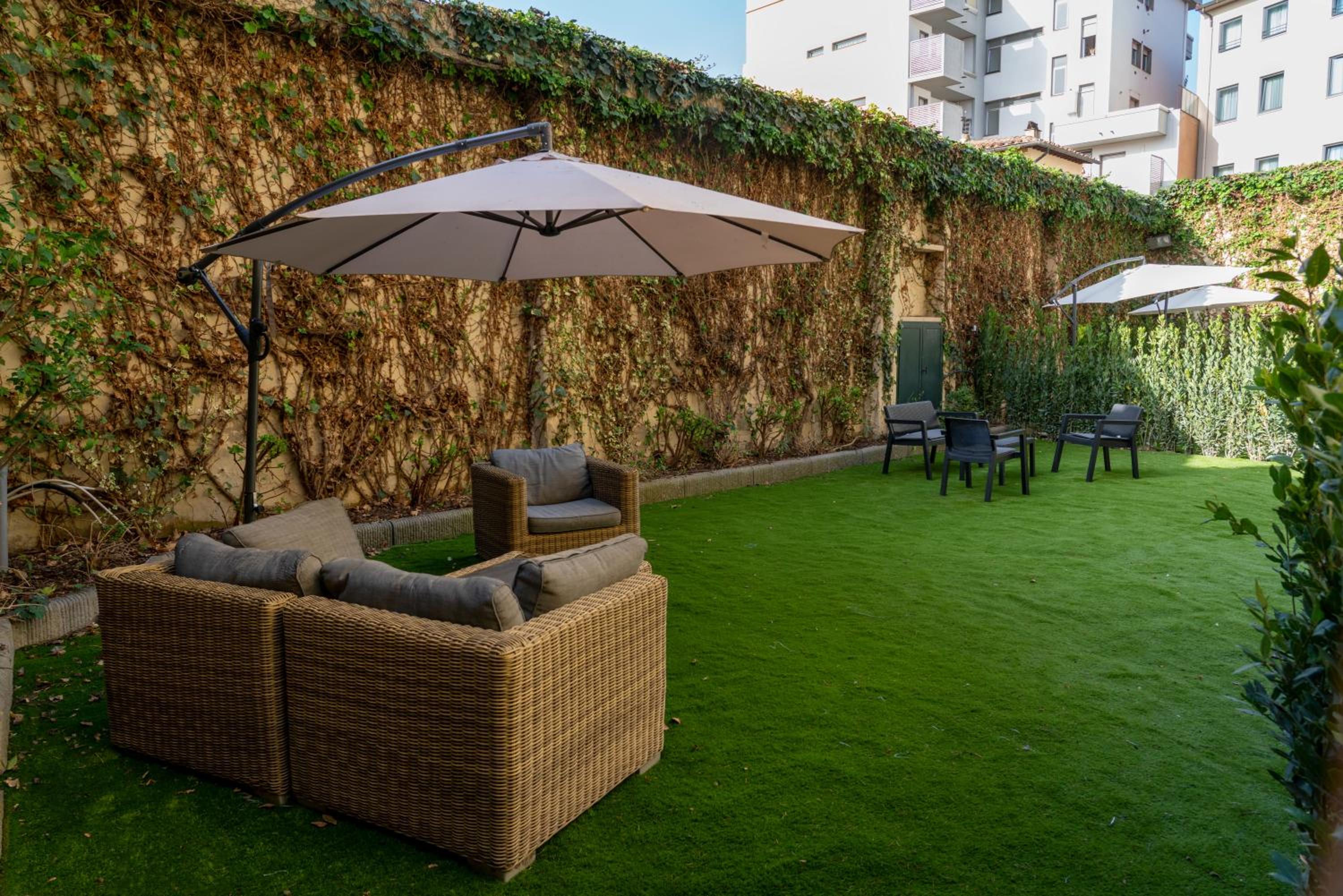 Aurora Garden Lodging - Rooms & Apartment