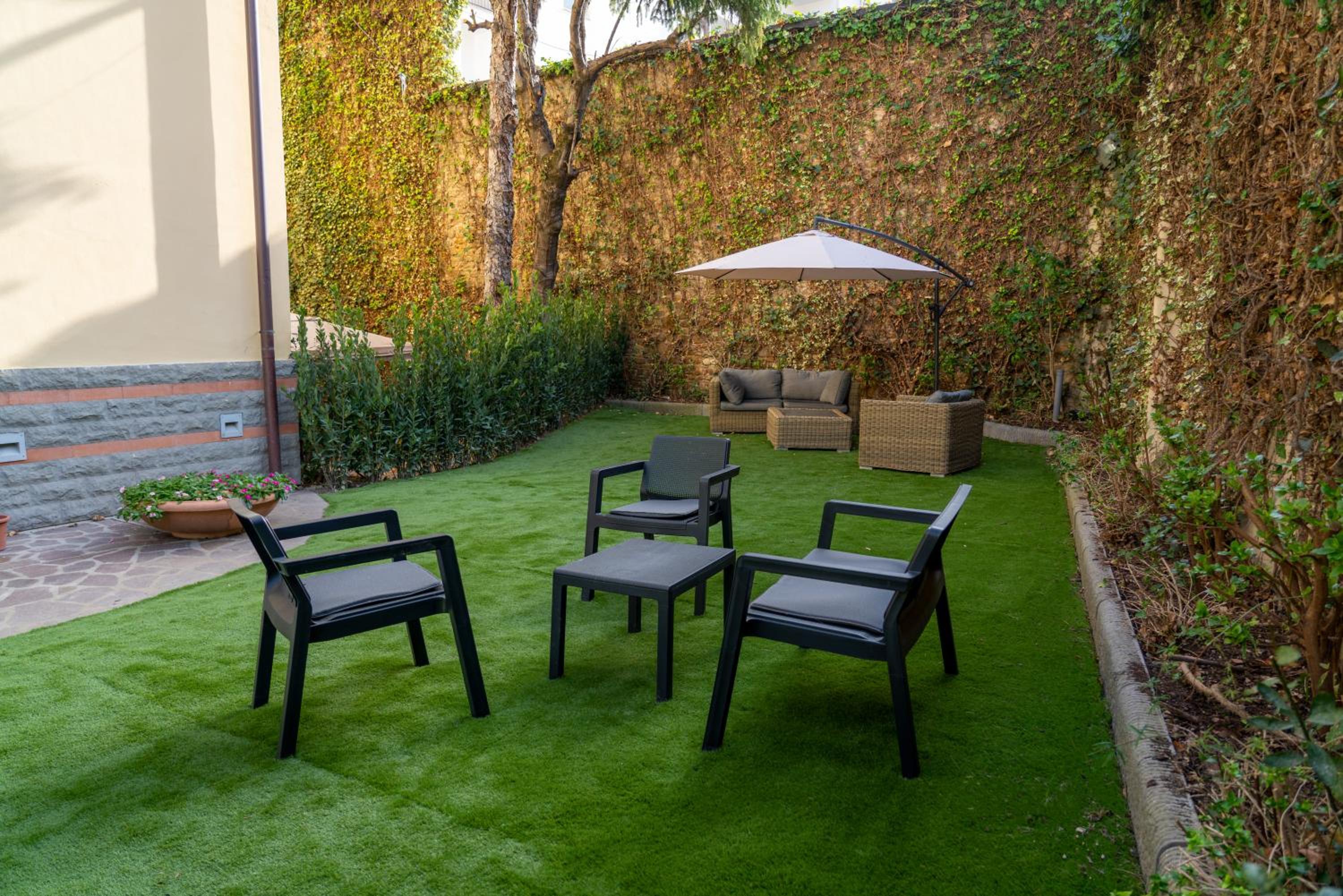 Aurora Garden Lodging - Rooms & Apartment