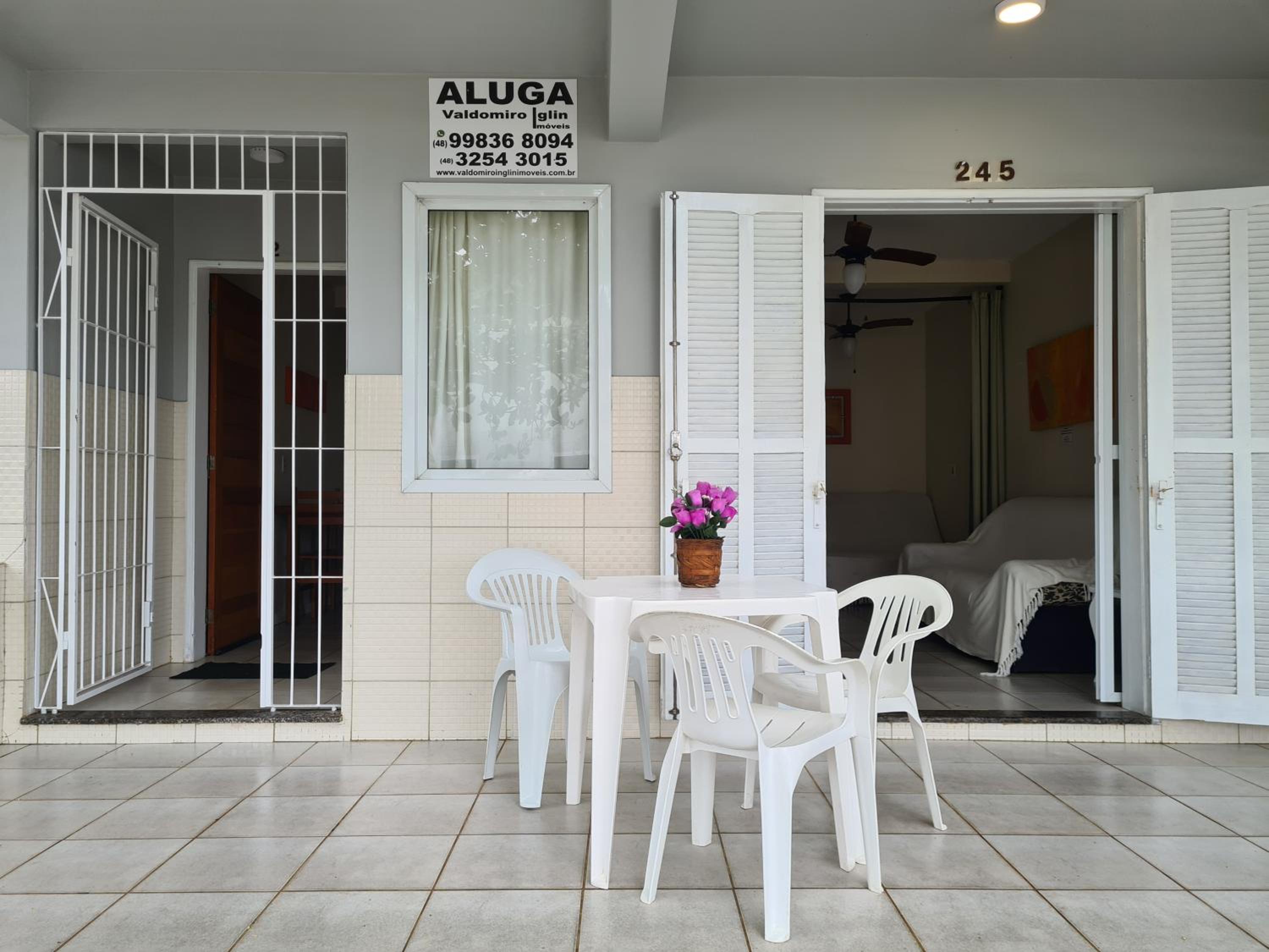 Casa perto da Praia com Vista para Lagoa - Garopaba