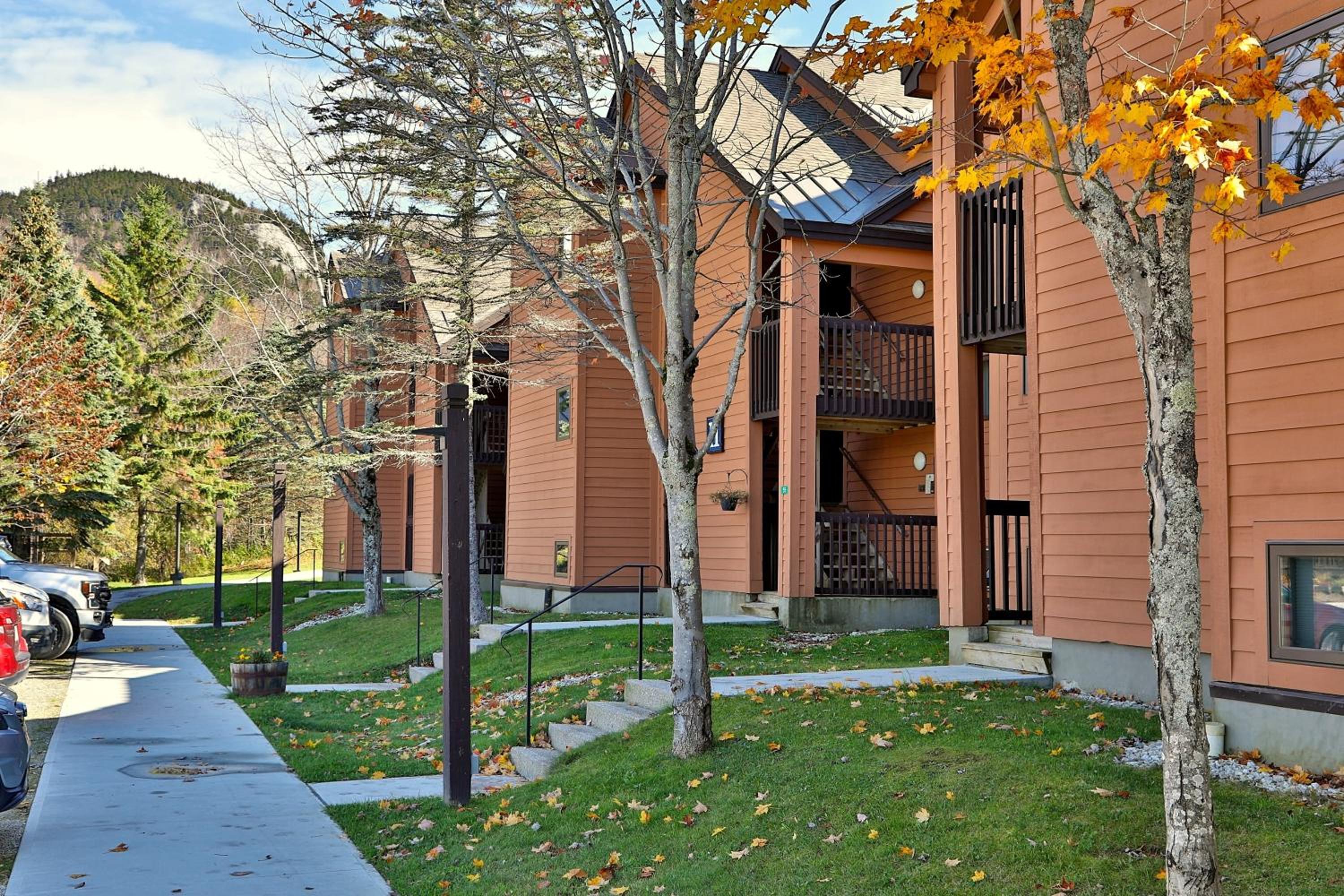 The Pico Escape- 3BR 2BA Ski On Ski Off at Pico Mountain, Close to Killington, condo view 4