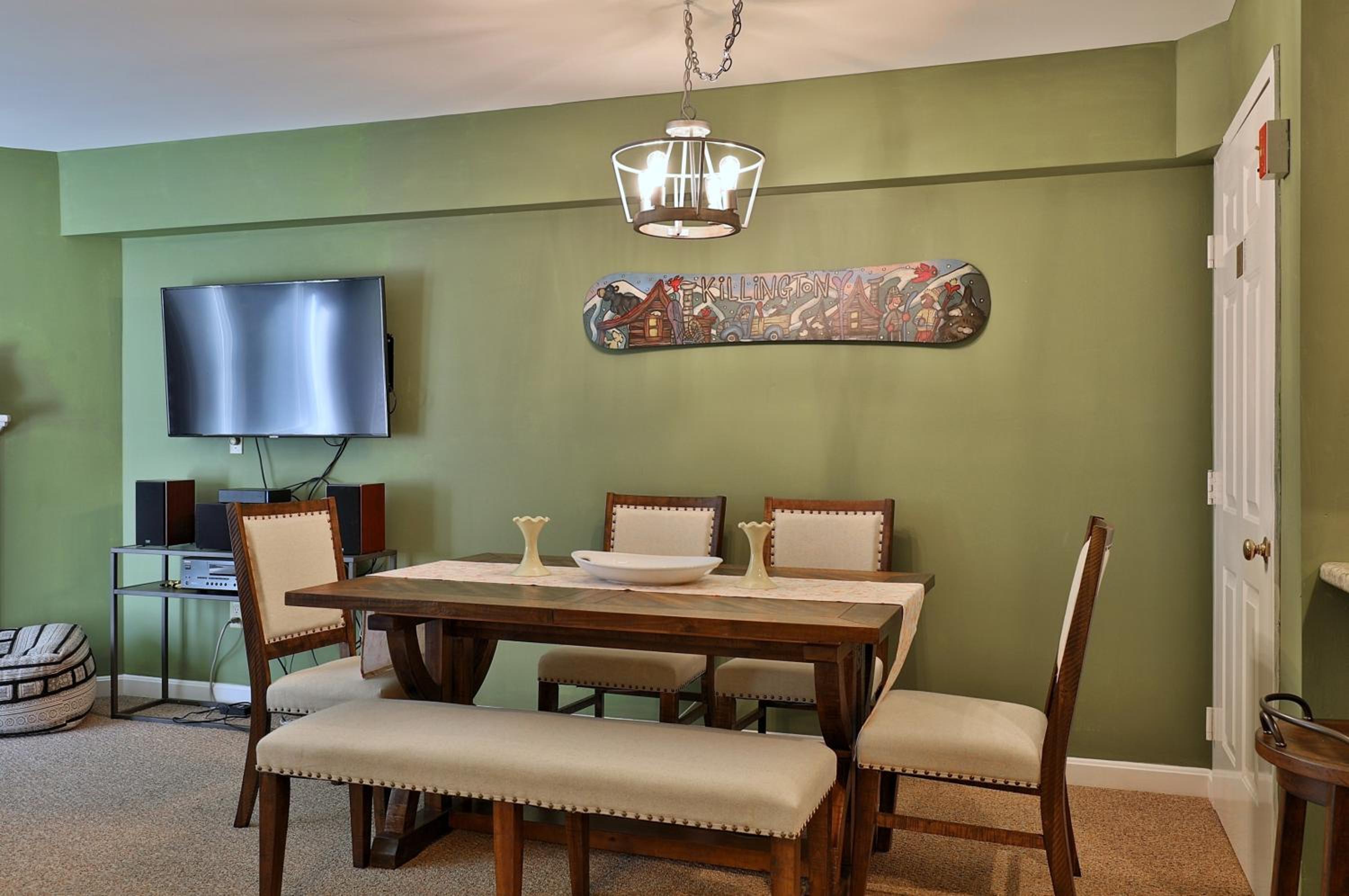 The Pico Escape- 3BR 2BA Ski On Ski Off at Pico Mountain, Close to Killington, condo view 5