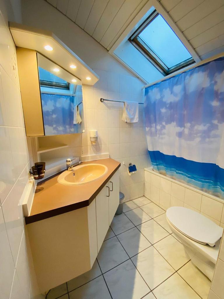 Lake View Apartment -14