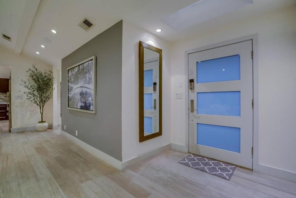 Hollywood Hills Retreat: Private GYM & STEAM ROOM