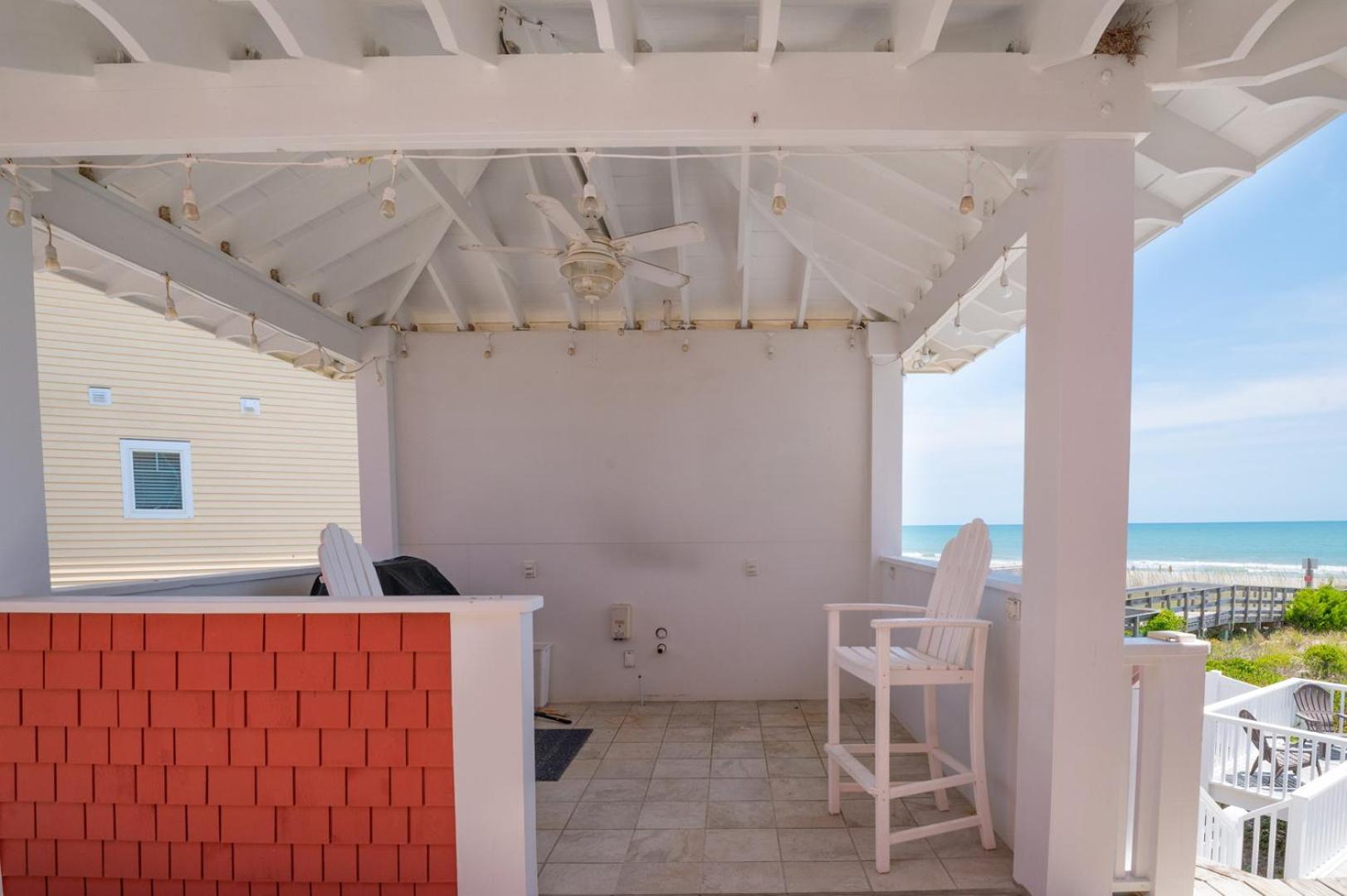Oceanfront - Wraparound Porch