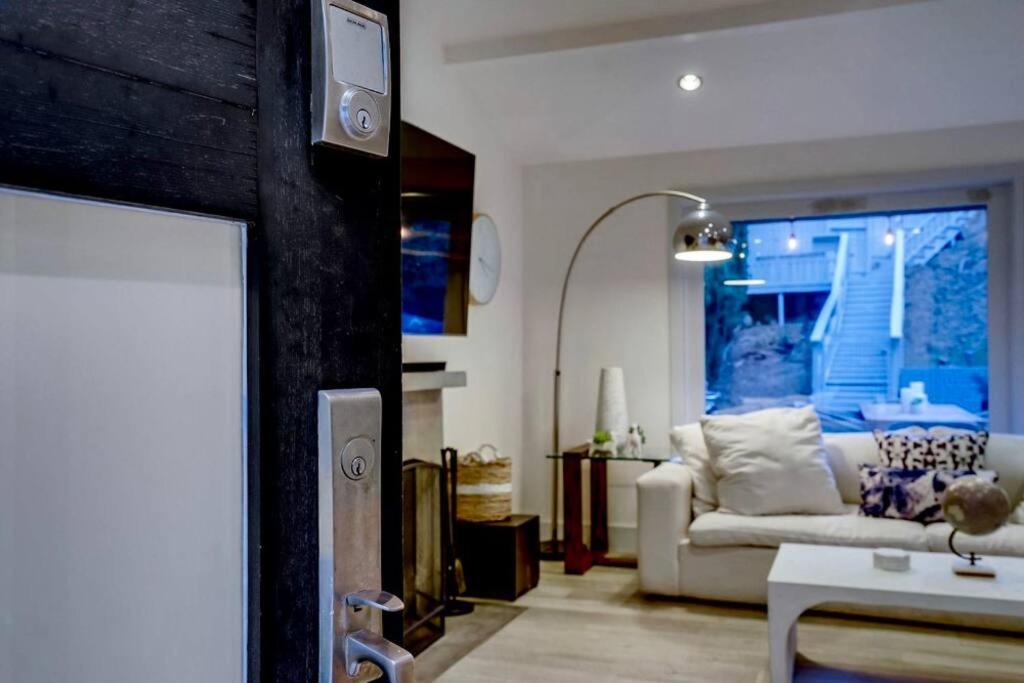 Hollywood Hills Retreat: Private GYM & STEAM ROOM