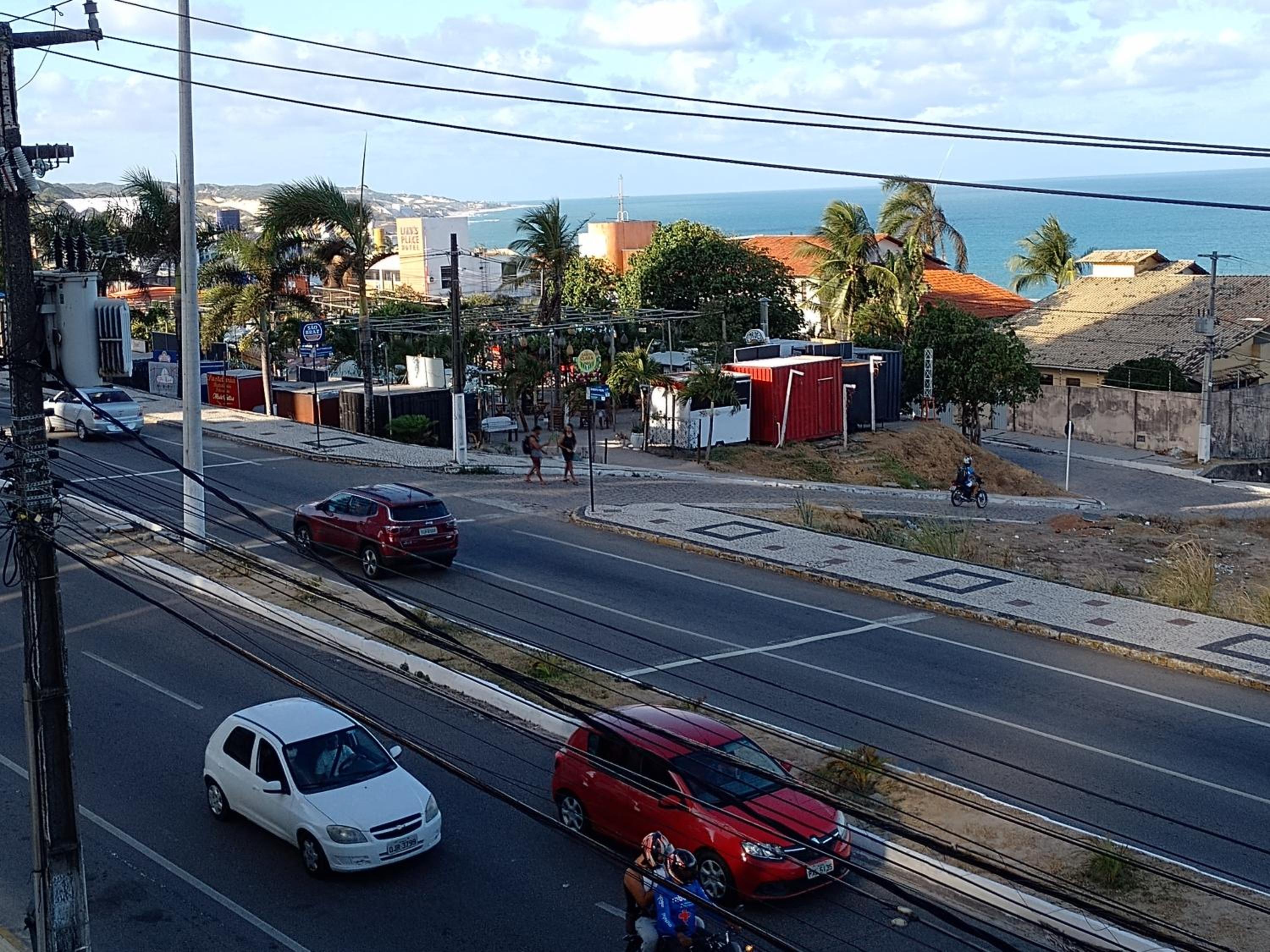 PONTA NEGRA FLAT APART