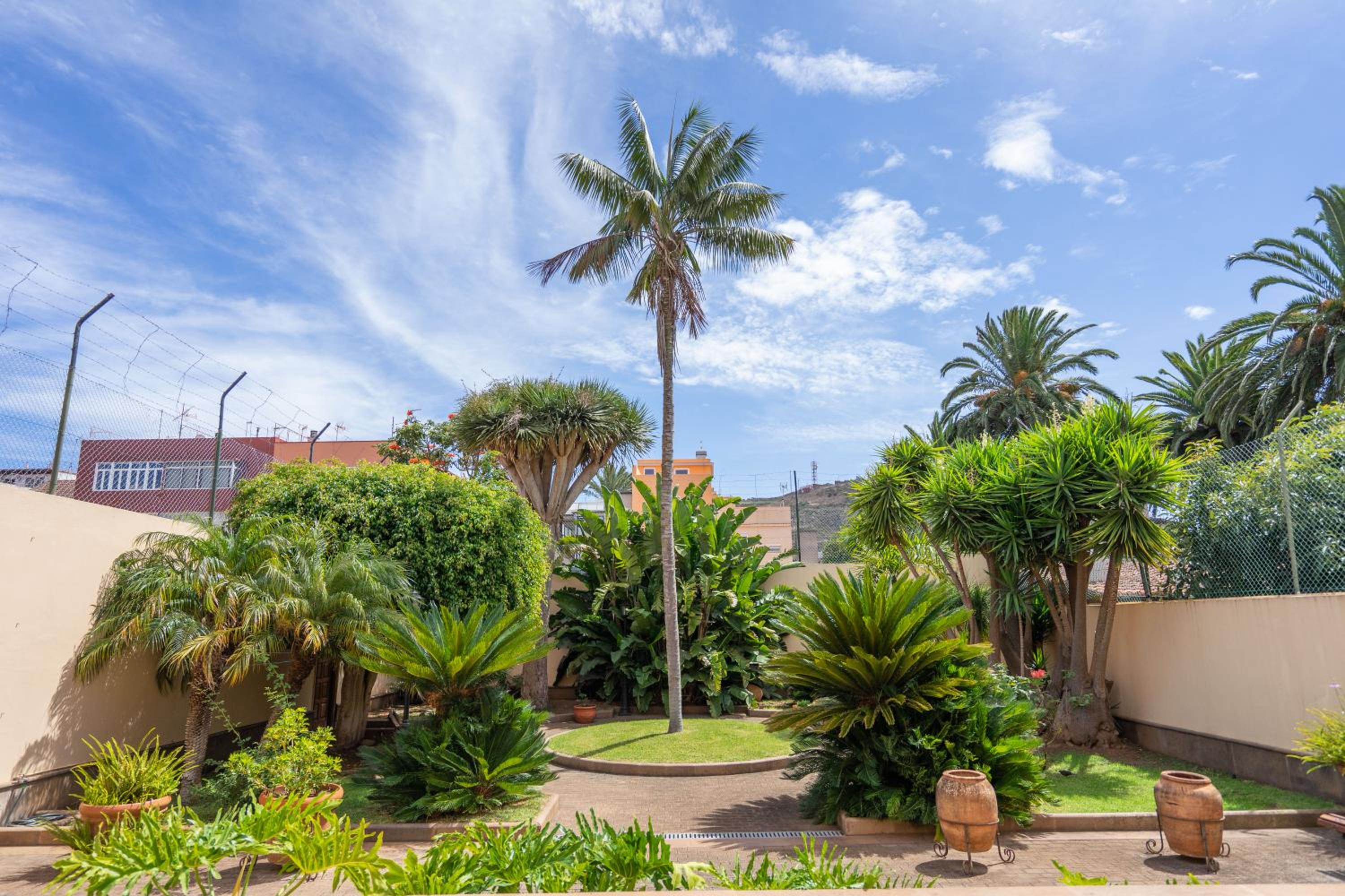 Espectacular Casa con Jardín "La Casa de Nena" view 3