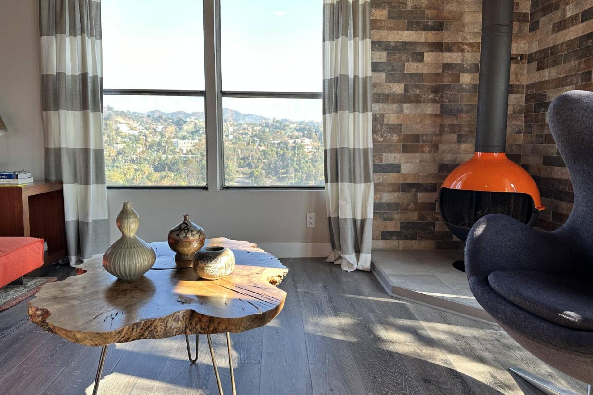 Hollywood Hideaway