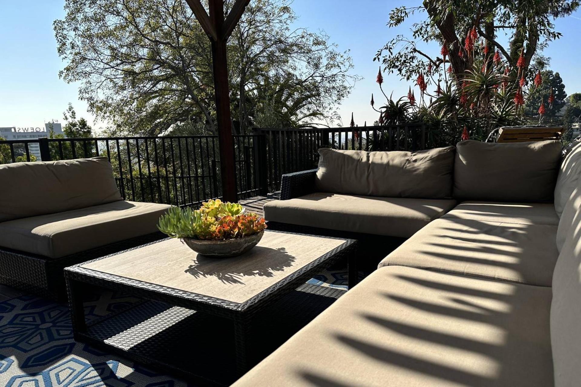 Hollywood Hideaway