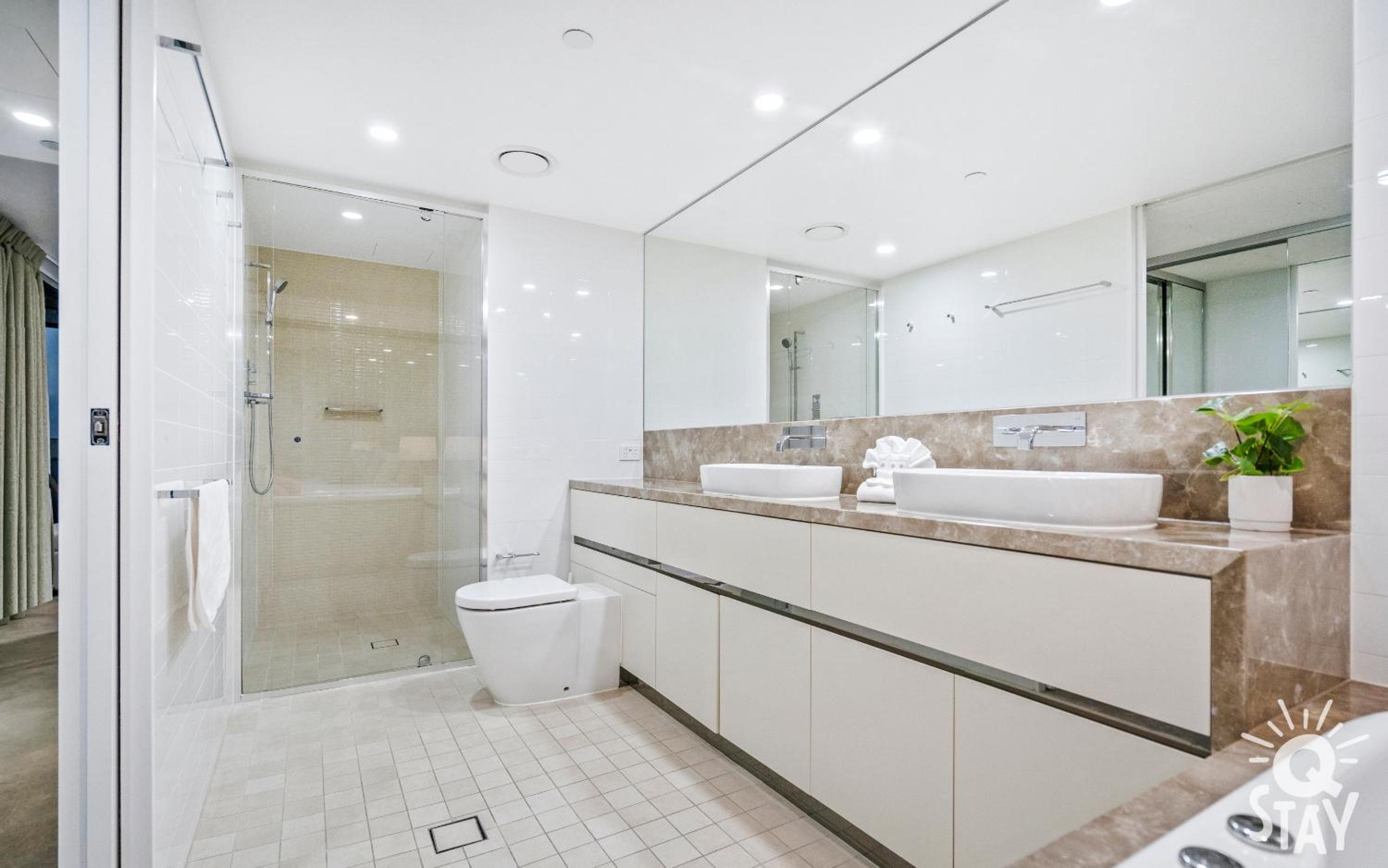 2 & 3 Bedroom OCEAN VIEW Apartments at Soul Surfers Paradise - Q Stay