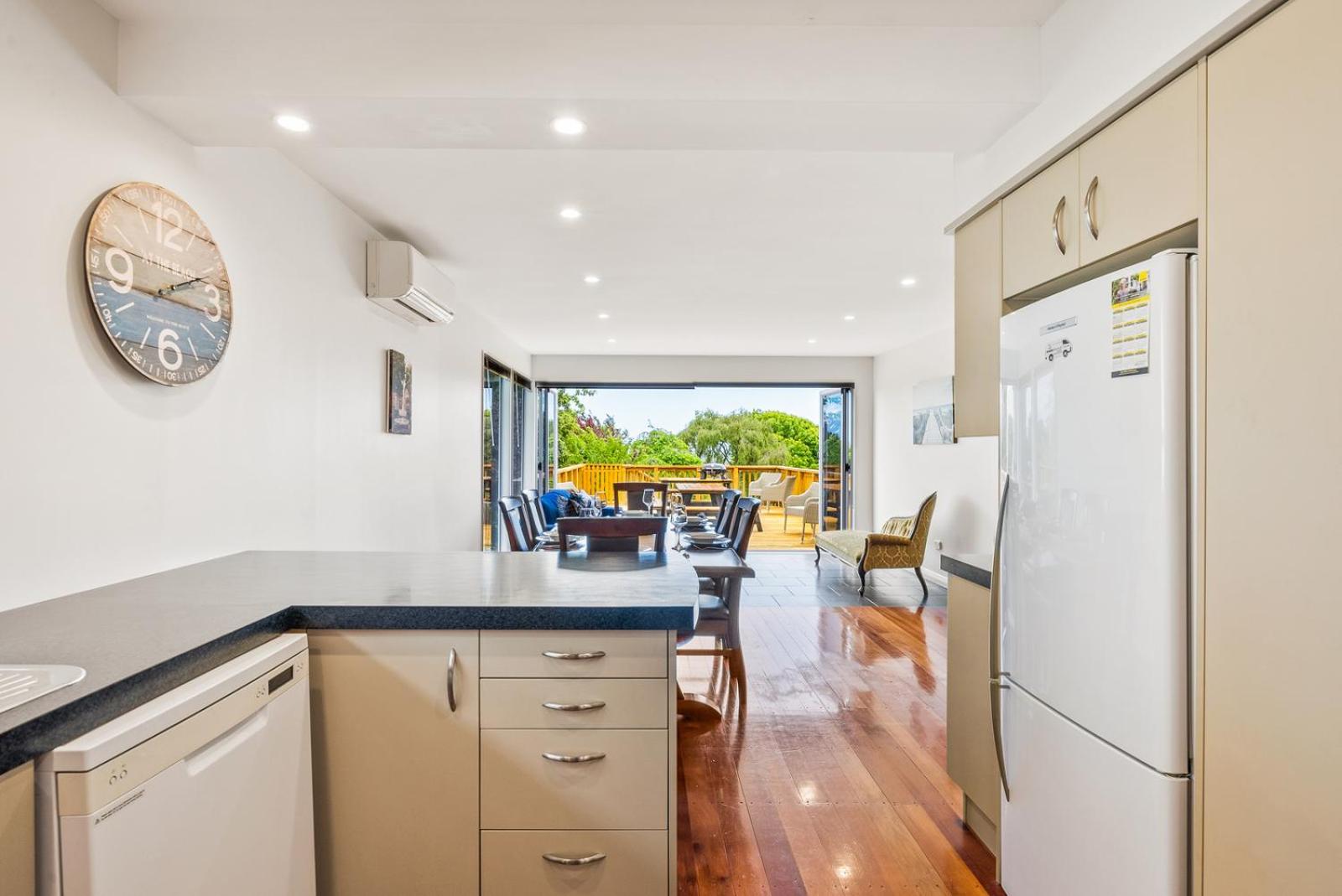Winara Winner - Waikanae Holiday Home view 4