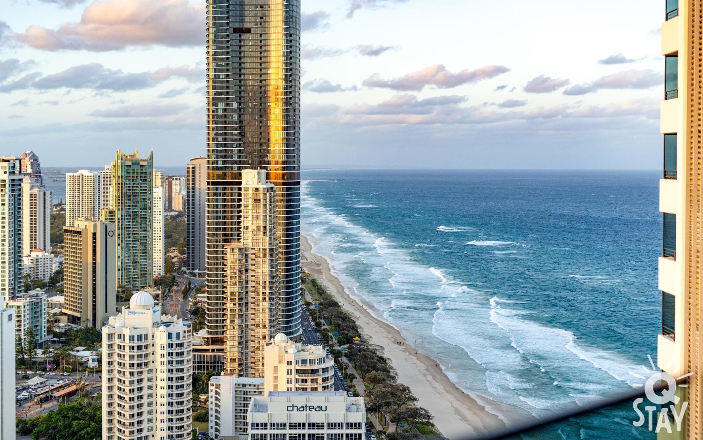 Soul Surfers Paradise MID WEEK MADNESS DEAL - Q Stay