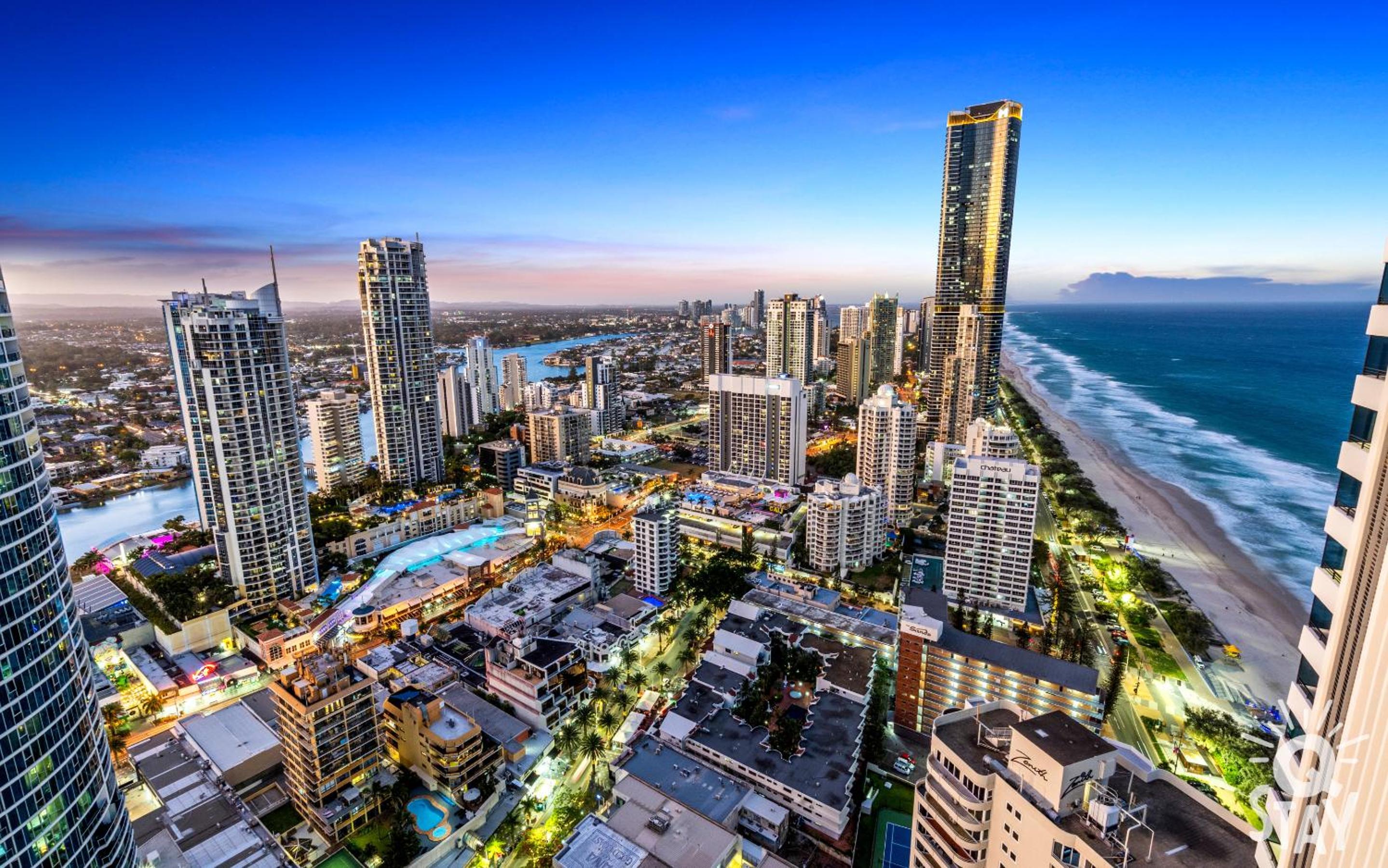 Soul Surfers Paradise MID WEEK MADNESS DEAL - Q Stay