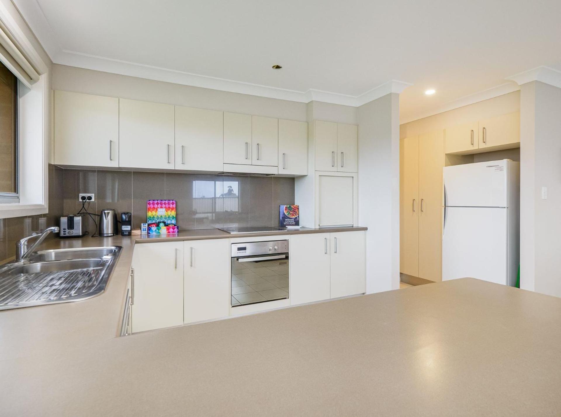 3A Kunama - 4BR House l Central Location l Aircon l WiFi