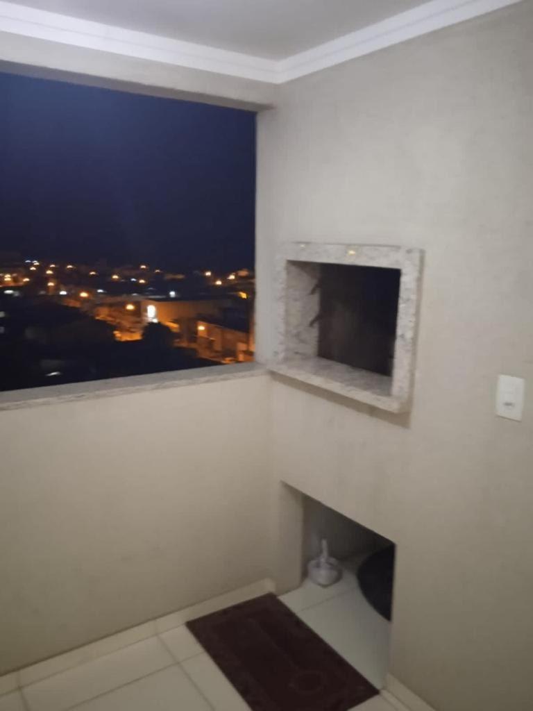 Apartamento com 2 quartos e garagem privativa