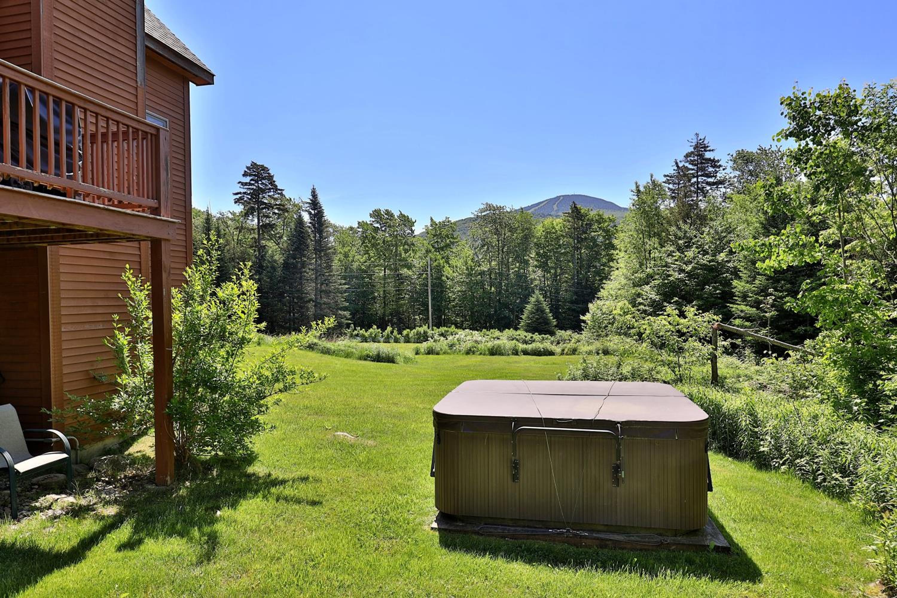 Cortina Mountain Chalet - Outdoor Hot Tub - Close to Pico and Killington Mountains home