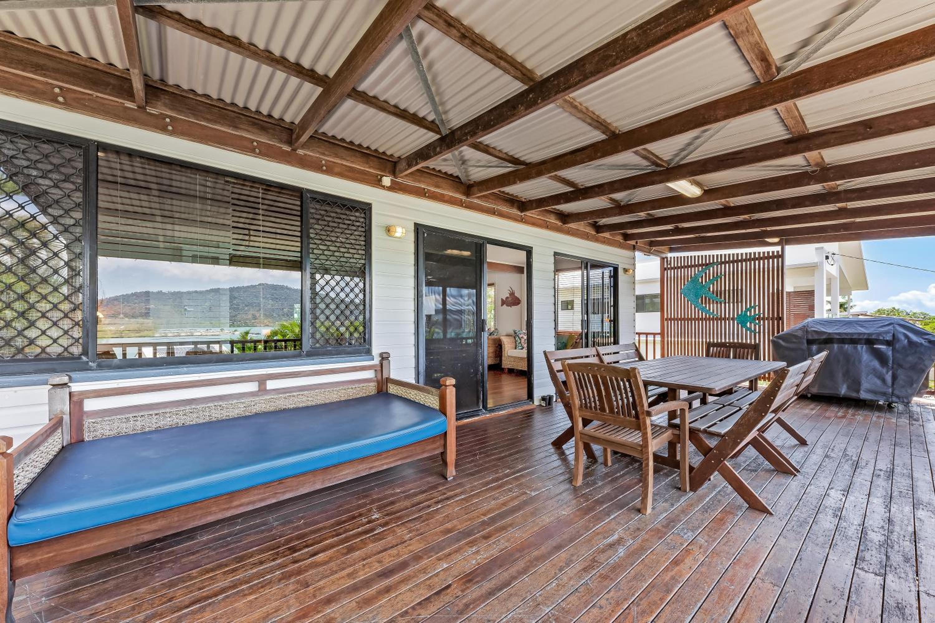 Airlie Beach Vacations - Airlie Getaway - Airlie Beach - Property Image 2