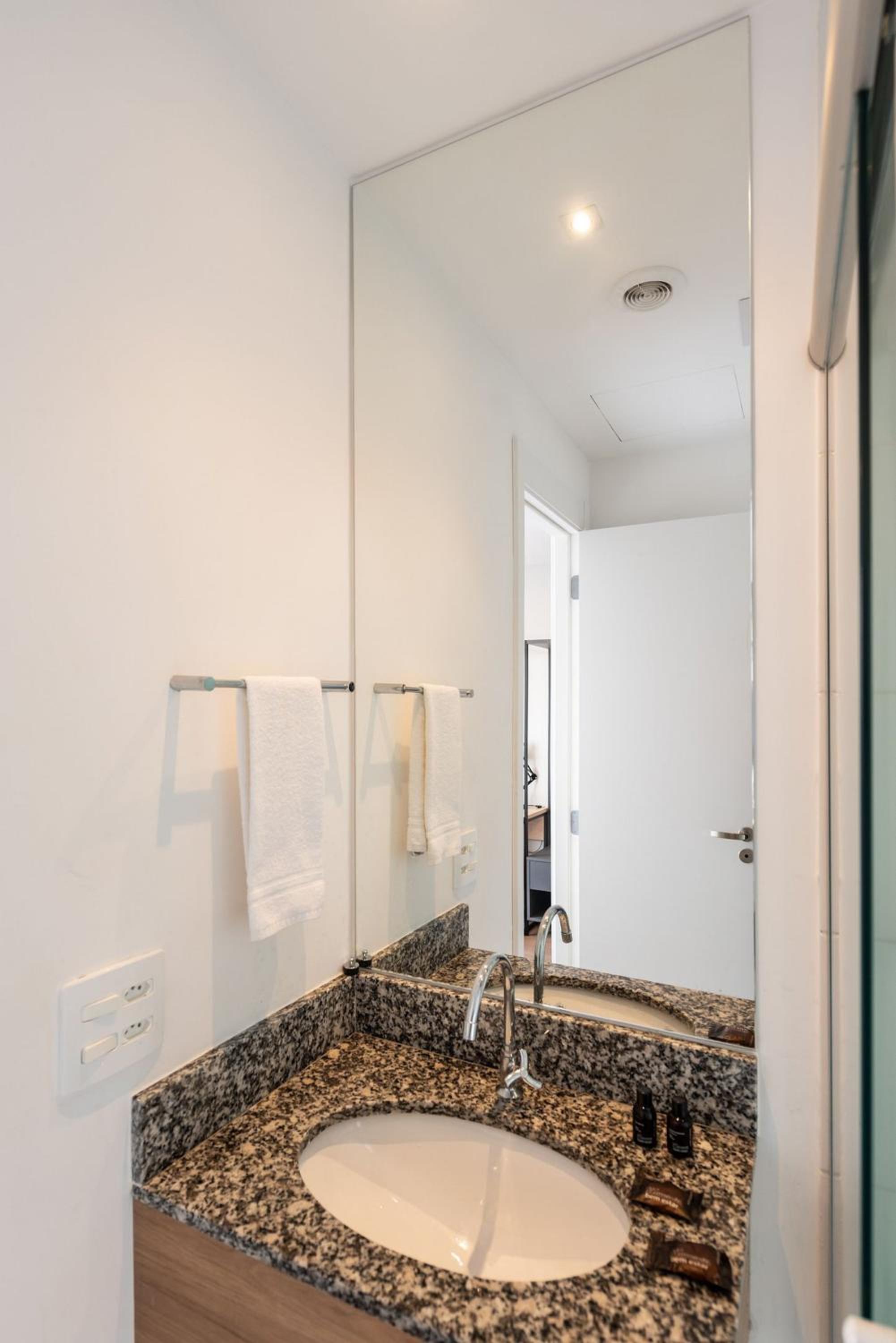MV136B | Studio ideal para compras no Brás