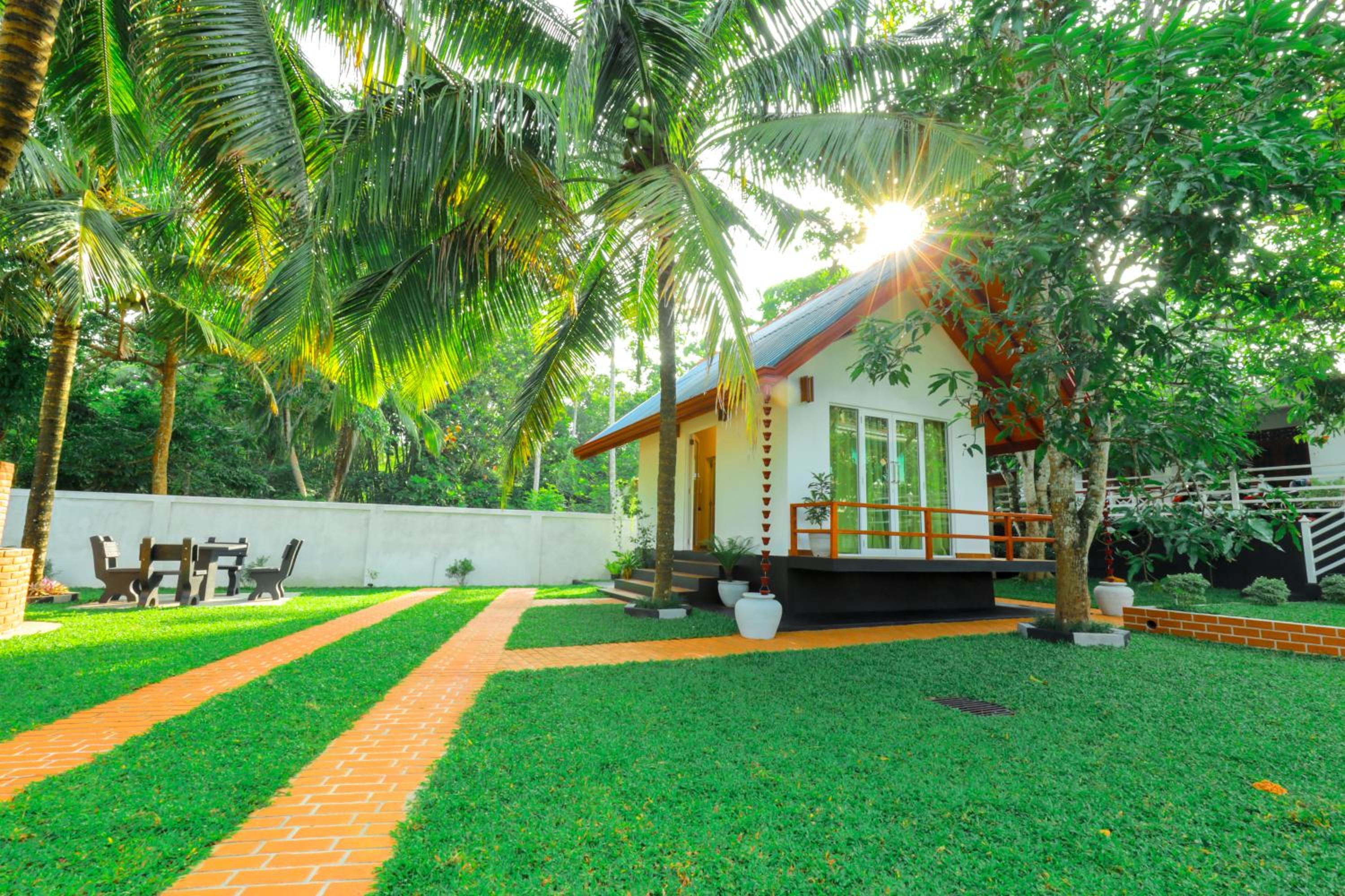 Kurumba Luxury Cabin
