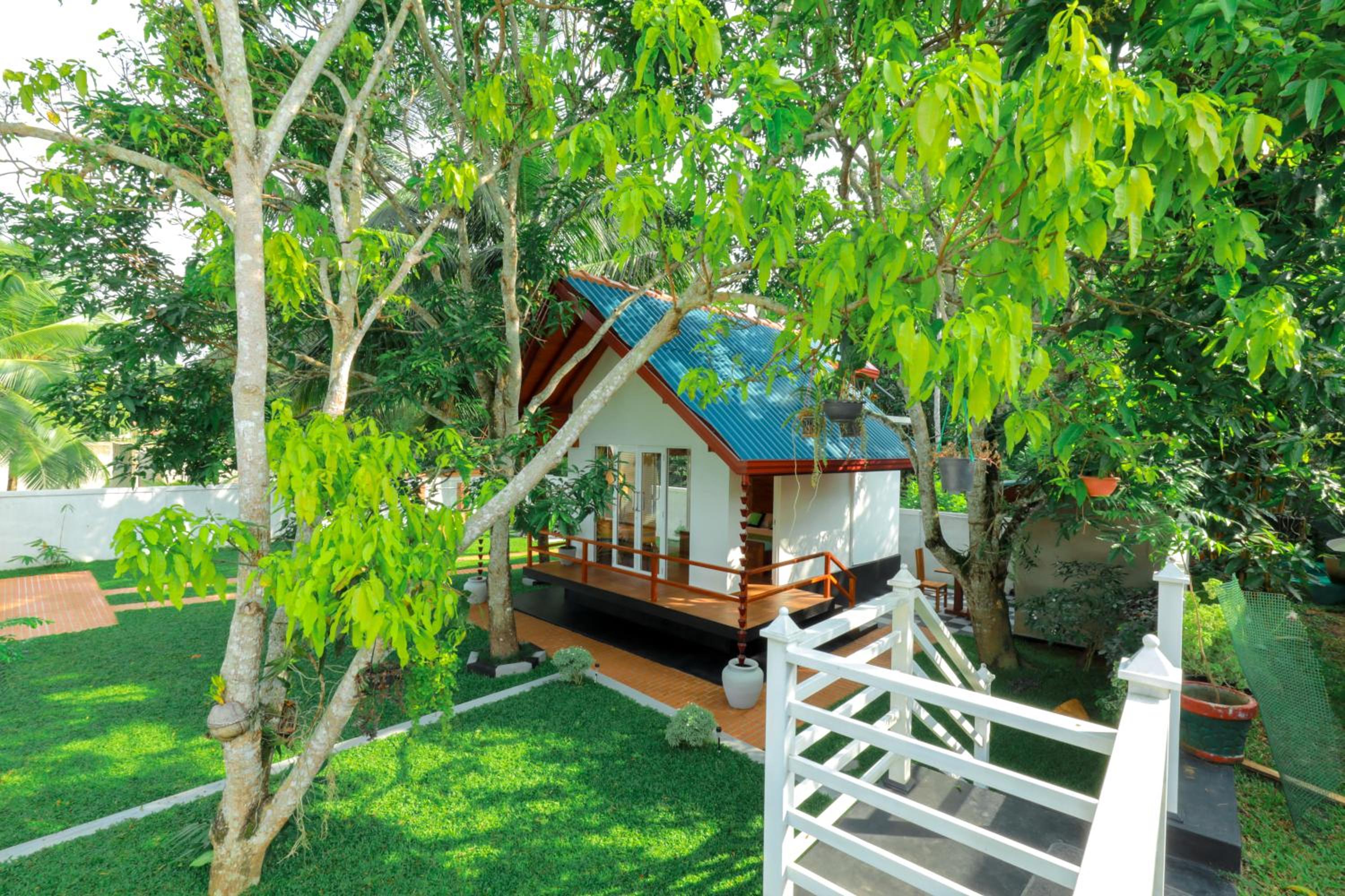 Kurumba Luxury Cabin