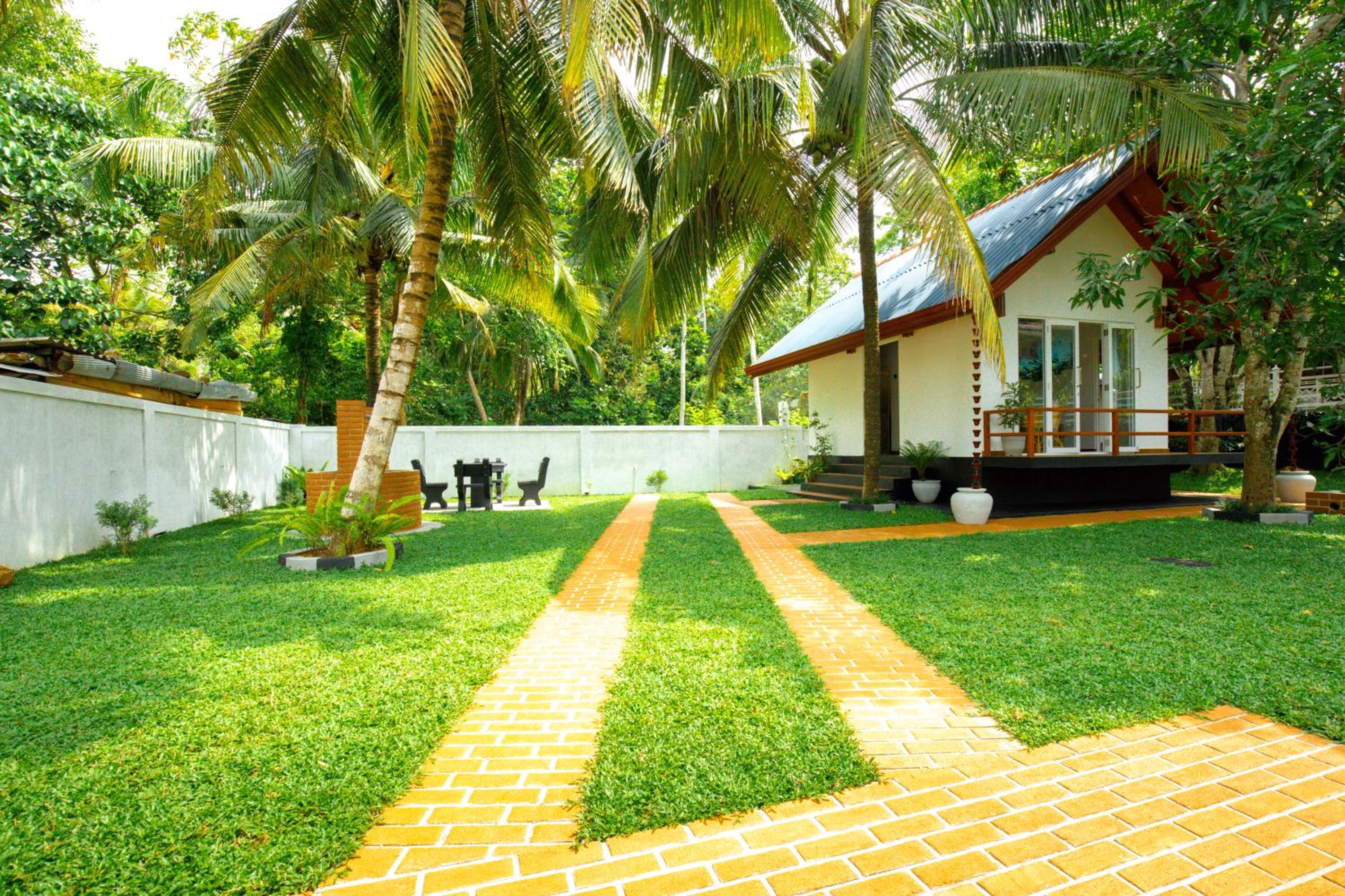 Kurumba Luxury Cabin