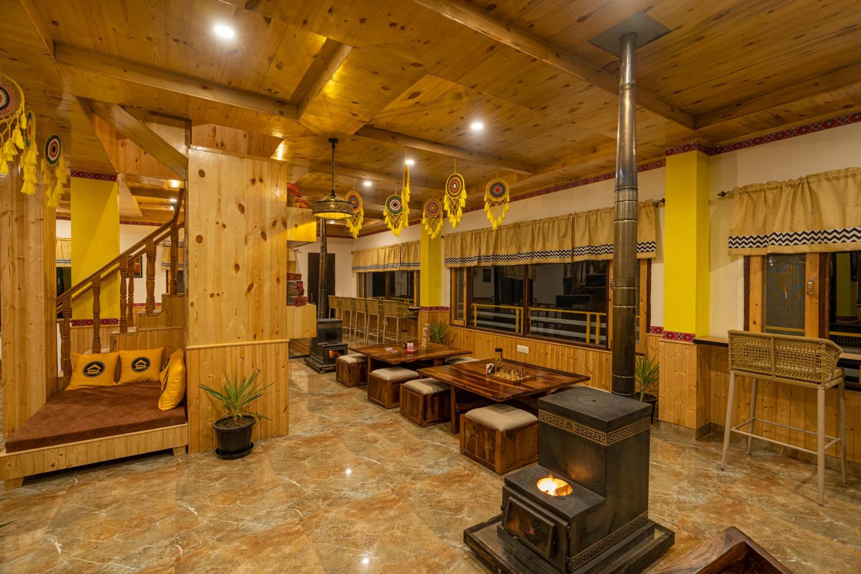 The Hosteller Tirthan Valley view 4