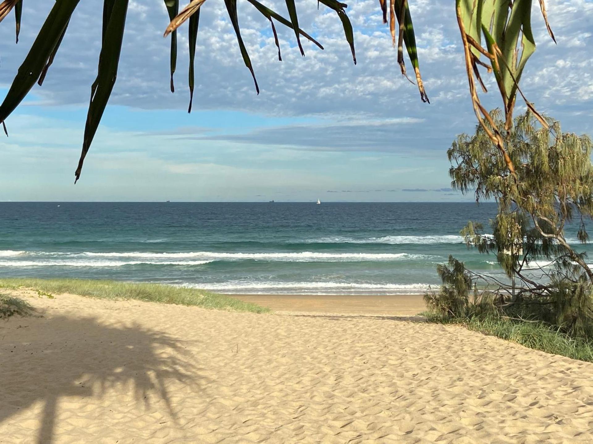 5 Bullando Street Warana QLD