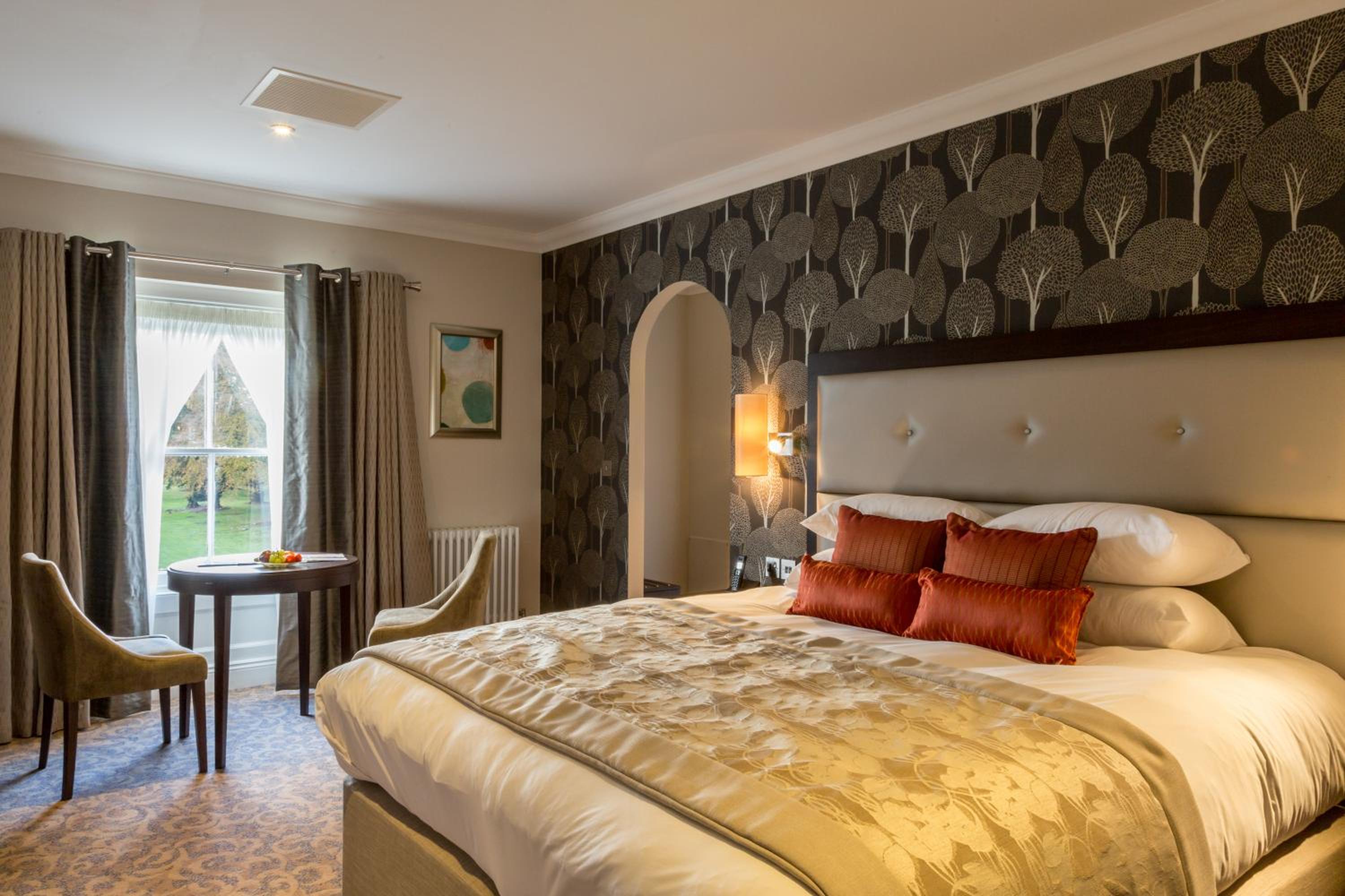 Basingstoke Vacations - Oakley Hall Hotel - Property Image 16