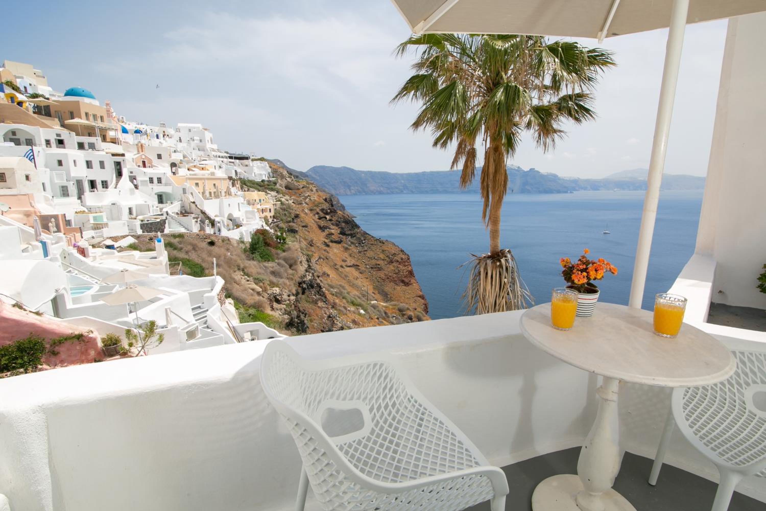 Oia Vacations - Vogue Suites - Property Image 1