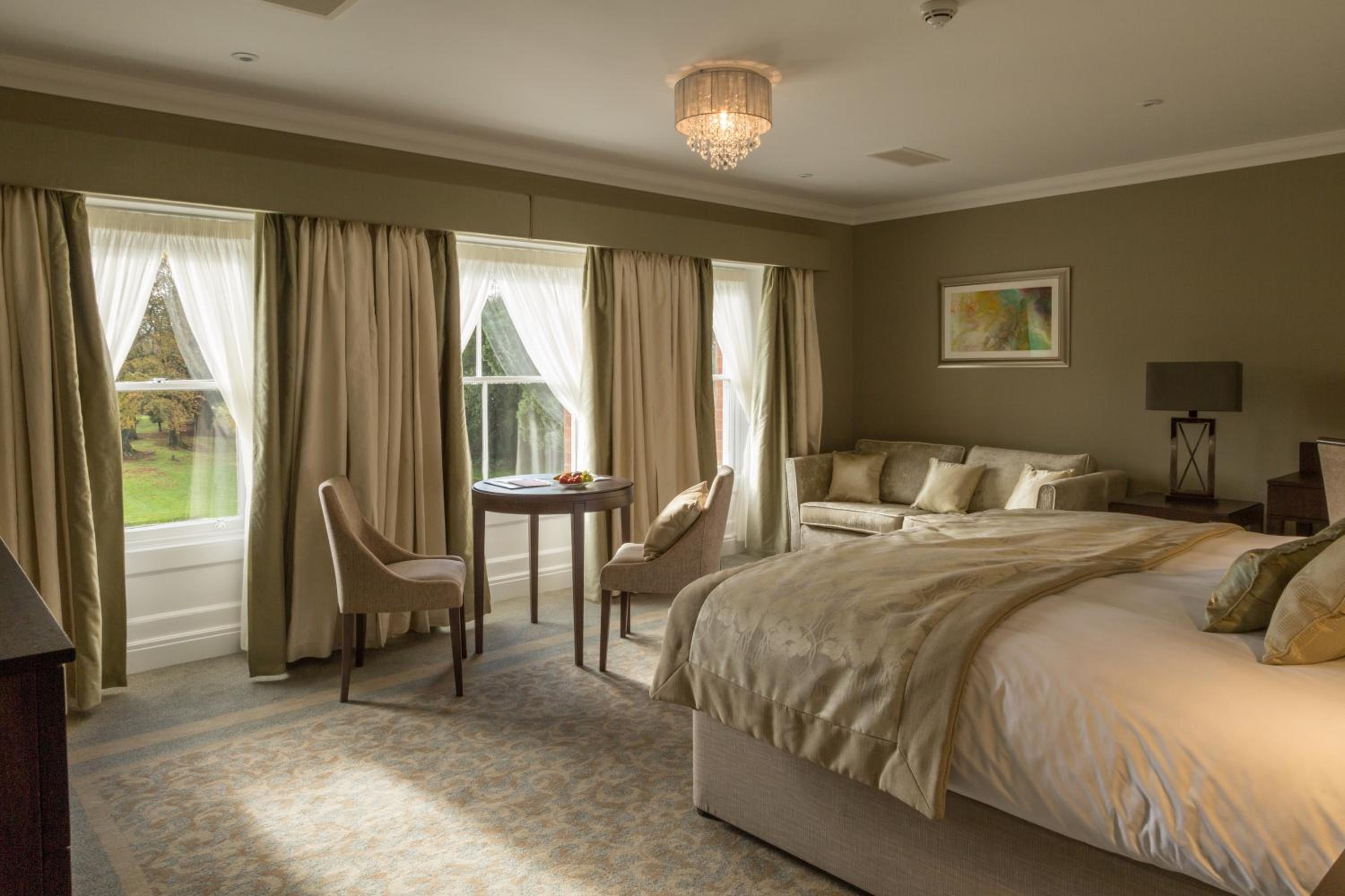 Basingstoke Vacations - Oakley Hall Hotel - Property Image 17