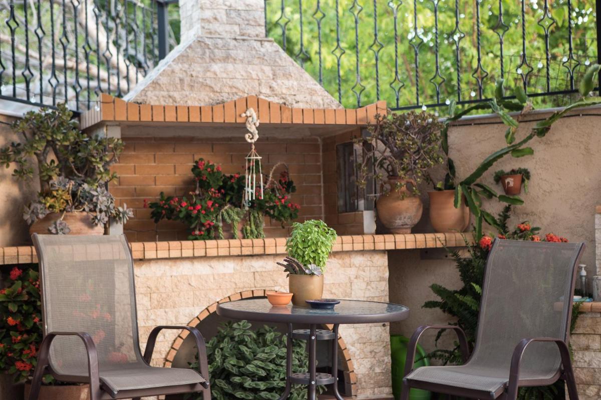 outdoor BBQ area