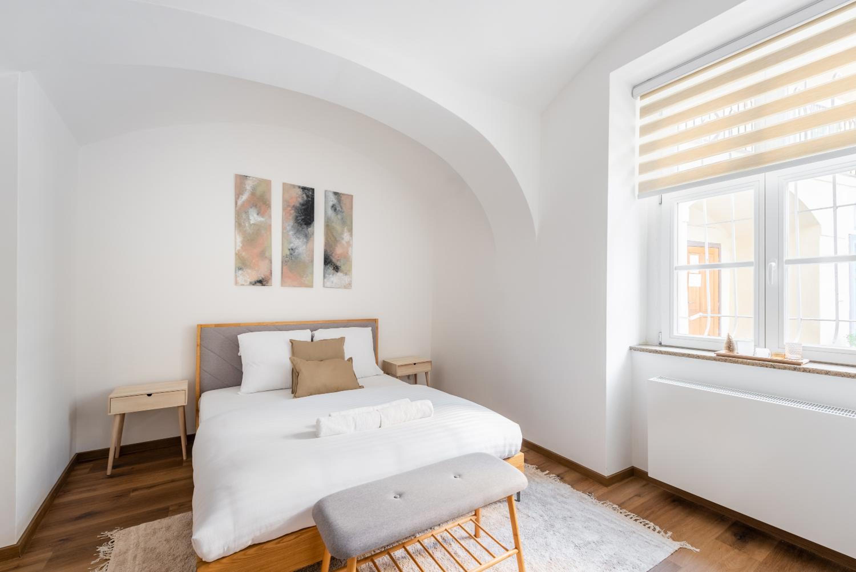 George Apartment